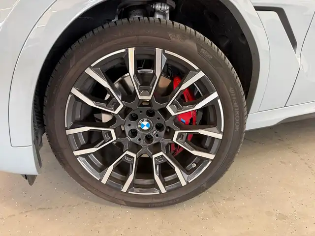 BMW X6 view 9