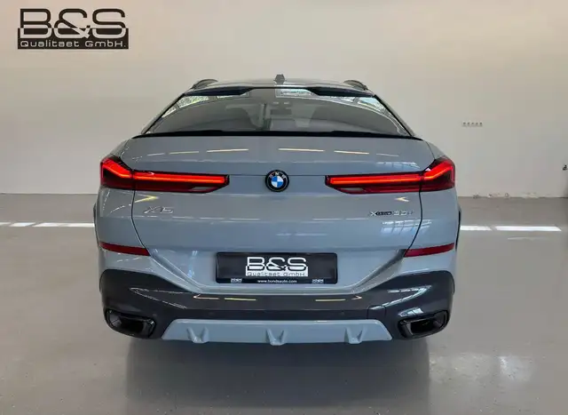 BMW X6 view 6