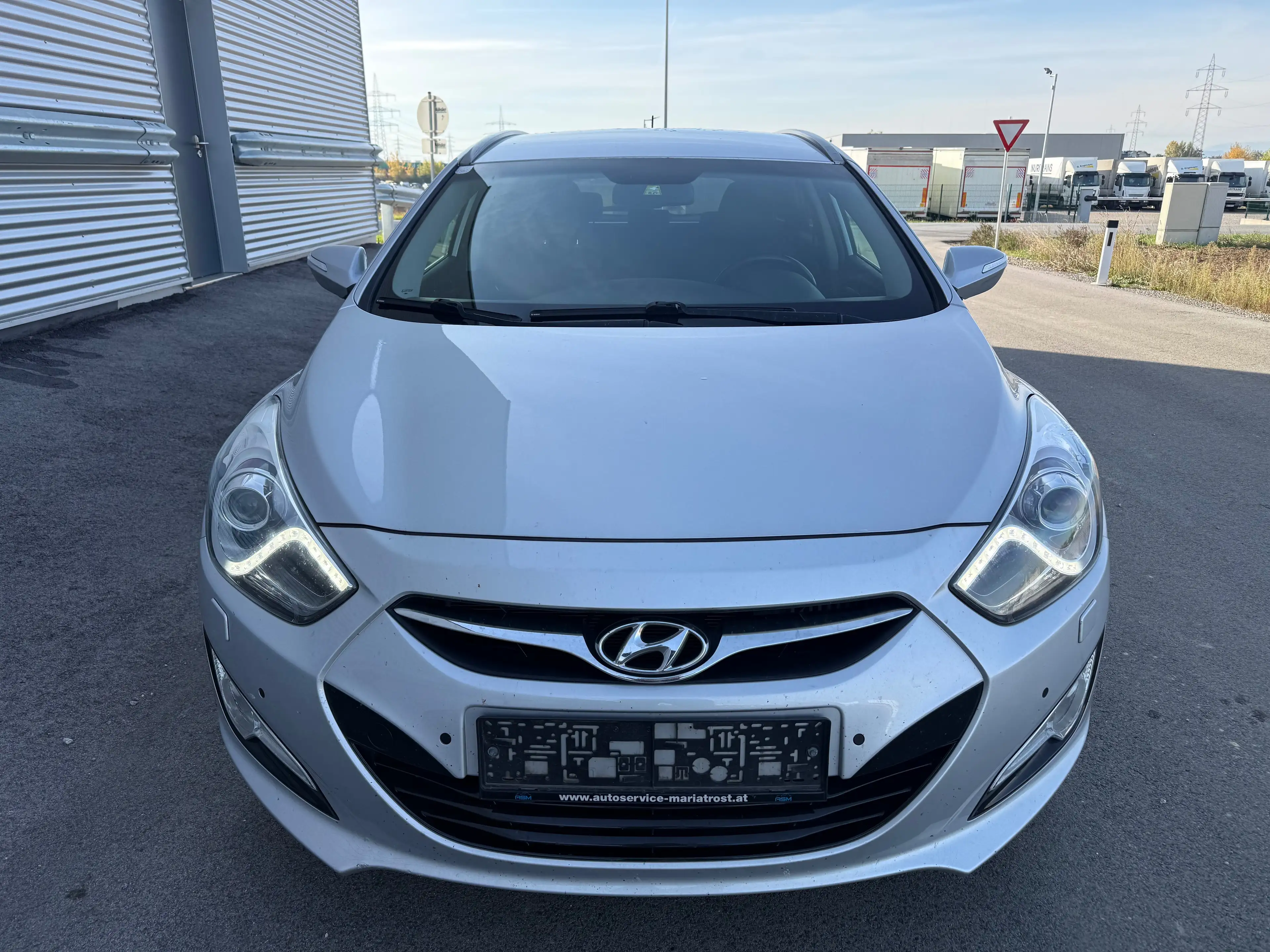 Hyundai i40 Premium 1,7 CRDi Aut. ID:80 — photo 3