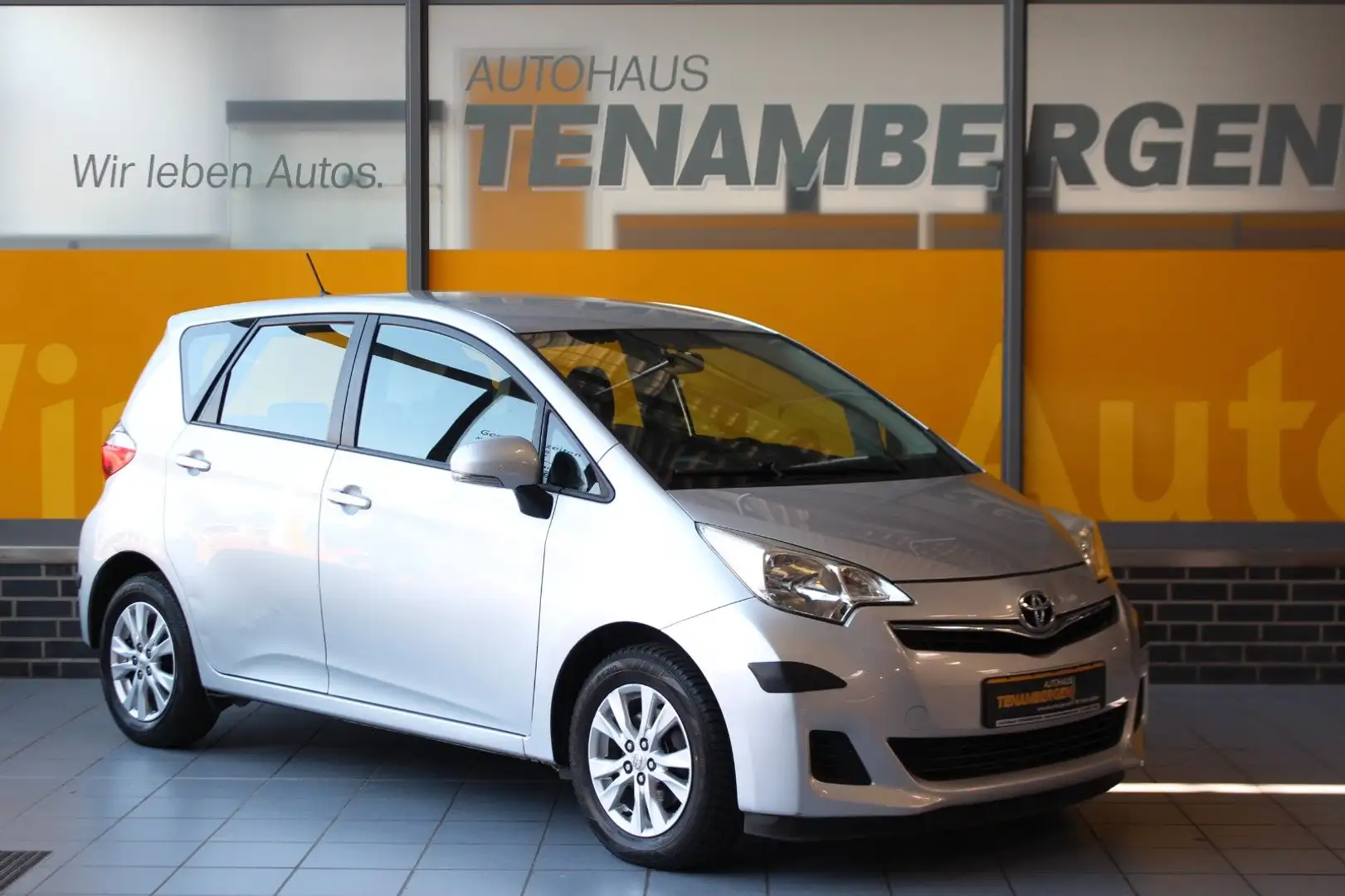 Toyota Verso-S Life Klima ZV Allwetter Kamera AHK Plateado - 1