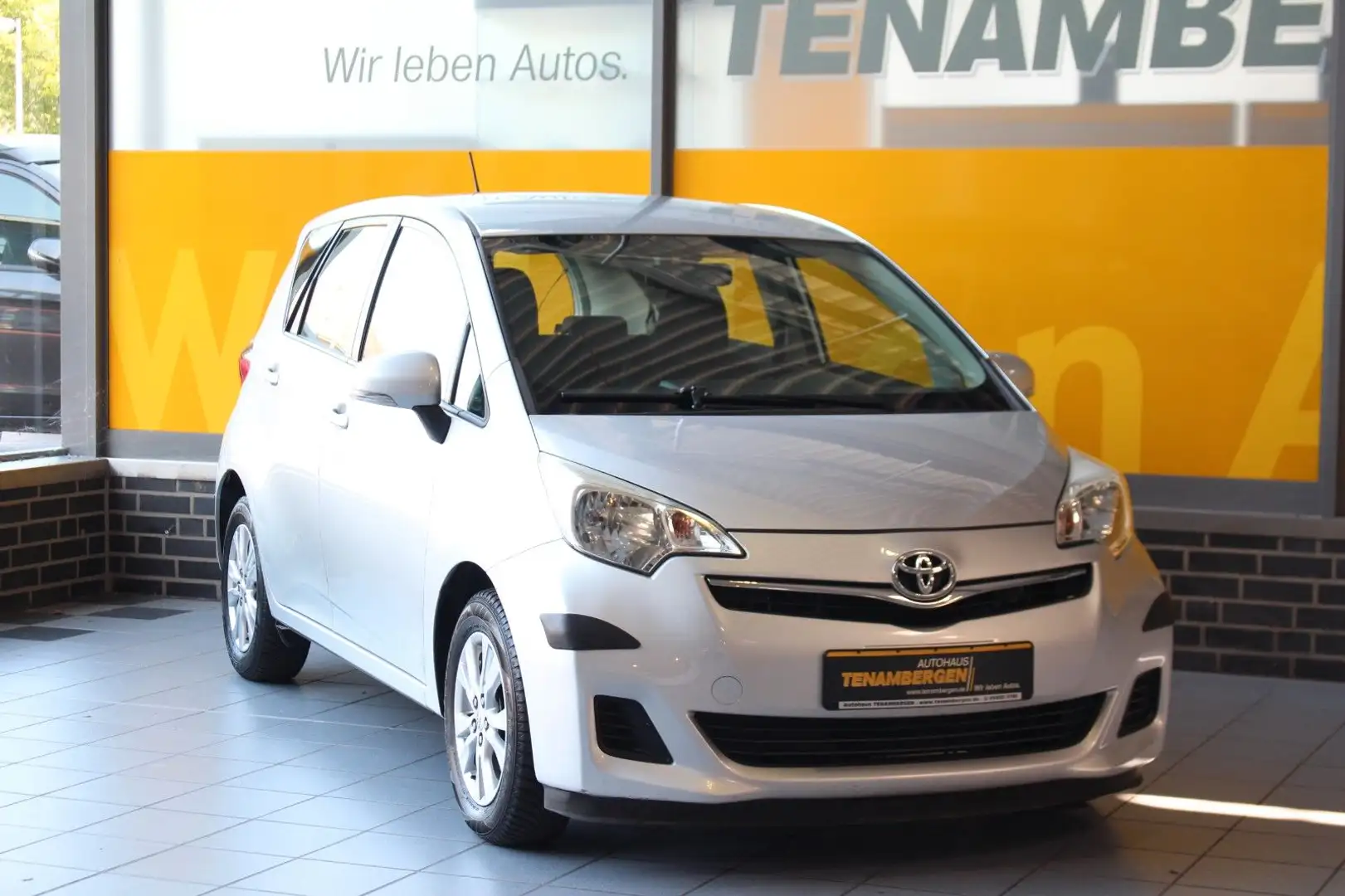 Toyota Verso-S Life Klima ZV Allwetter Kamera AHK Plateado - 2