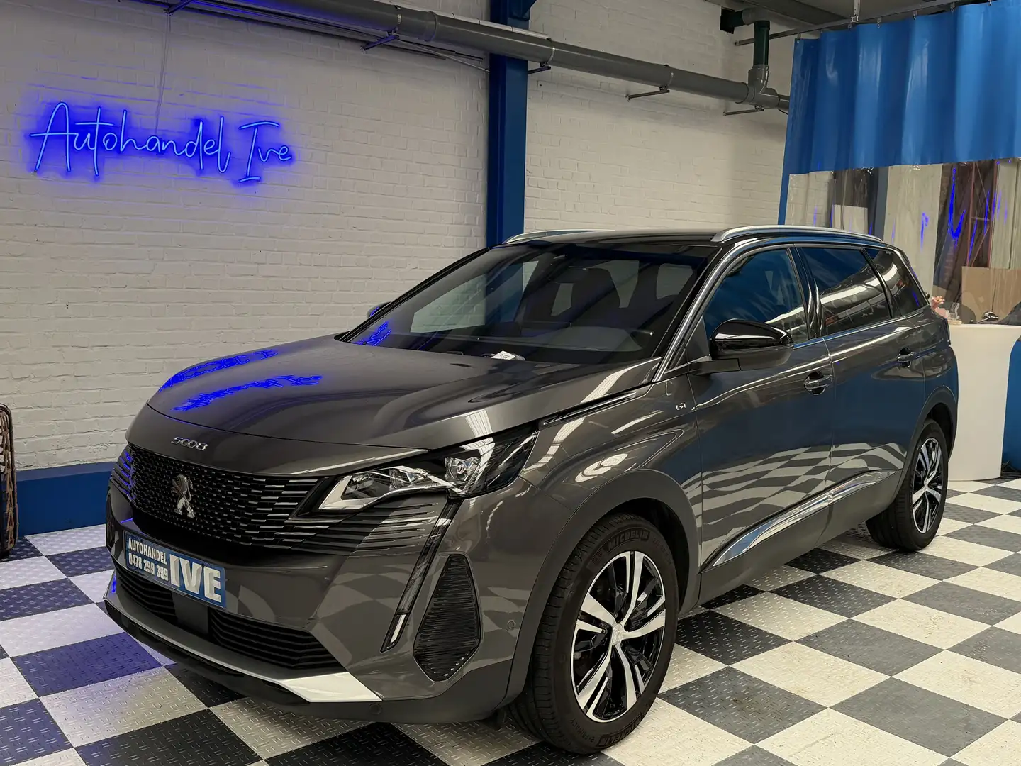 Peugeot 5008 5008 1.2 PureTech GT (EU6.4) Grau - 1