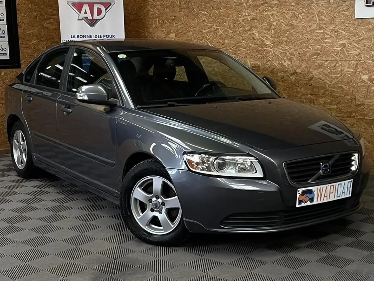 Volvo S40 1.6d * Regul. * Cuir élec. * Gris - 1