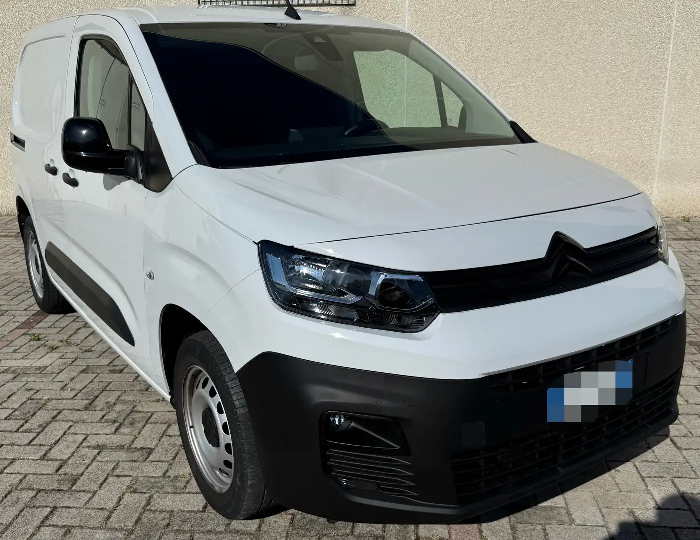 Citroen Berlingo 1.5 hdi 130 cv 6 marce 36000 km 2023 - 1