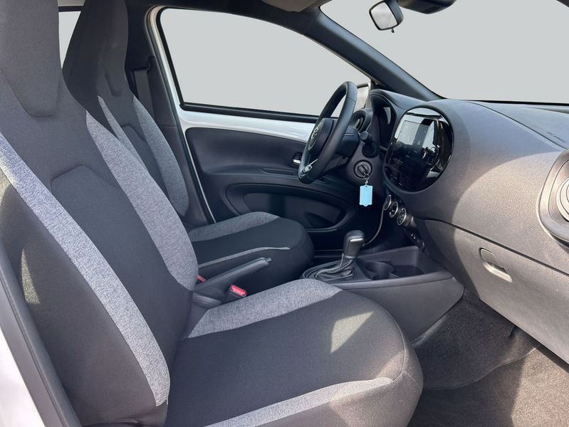 Toyota Aygo X X S-CVT Business Edition — photo 12