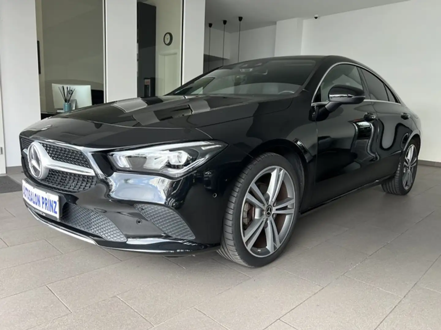Mercedes-Benz CLA 180 AUTOMAT NAVI KLIMAA LM LEDER PDC KAMERA Noir - 1