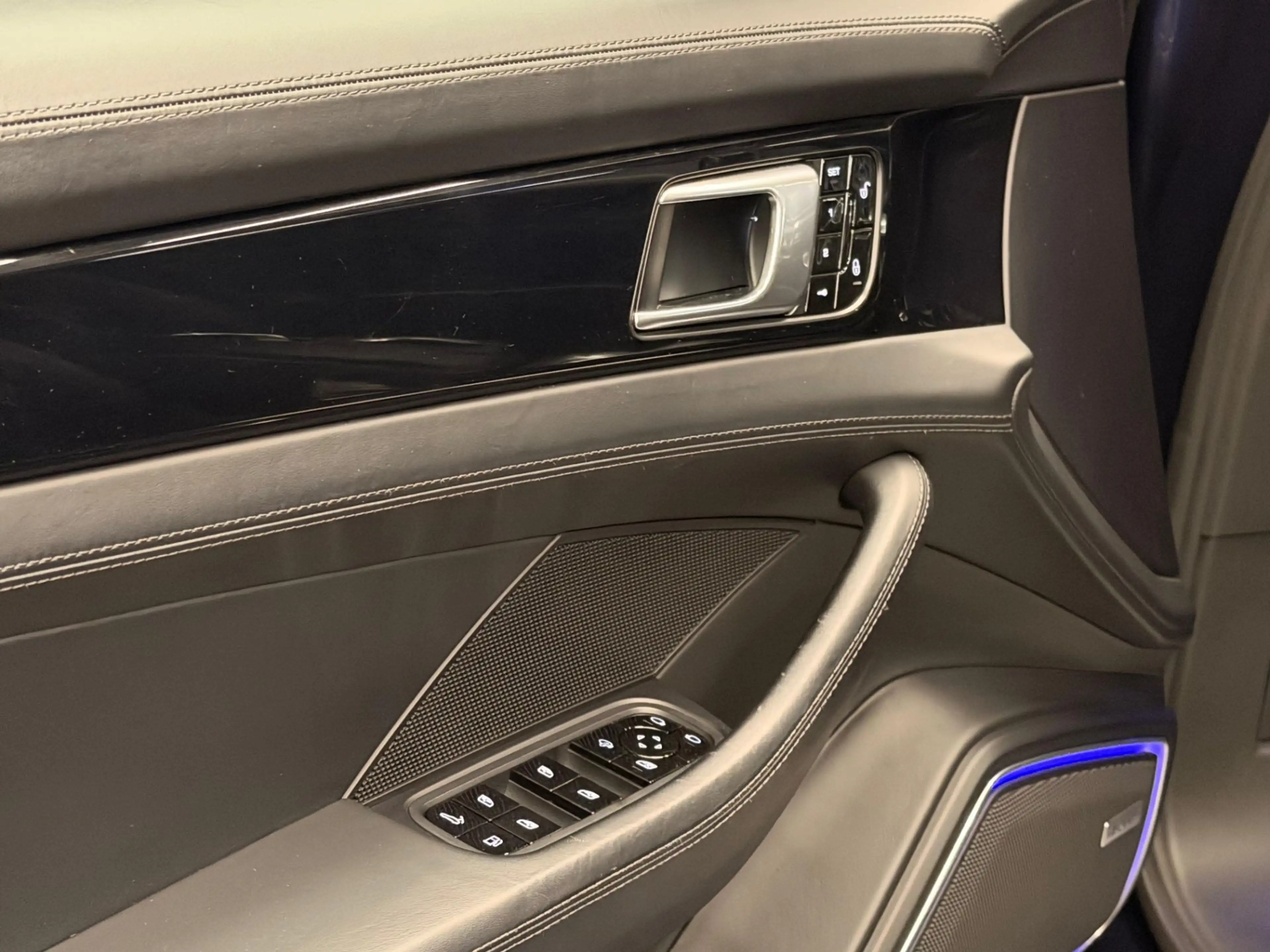 Porsche Panamera Sport Turismo 2.9 E-Hybrid**Sport Design**Matrix* — photo 14