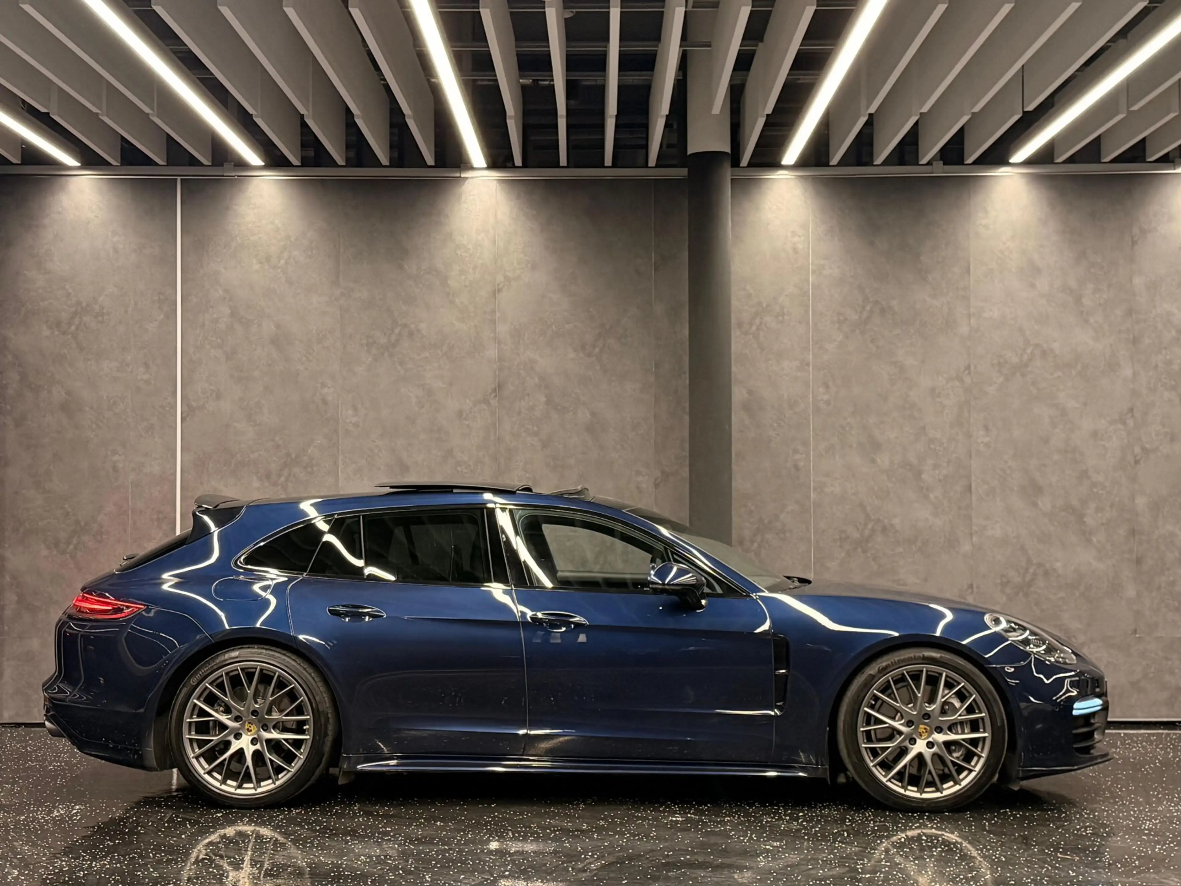 Porsche Panamera Sport Turismo 2.9 E-Hybrid**Sport Design**Matrix* — photo 5
