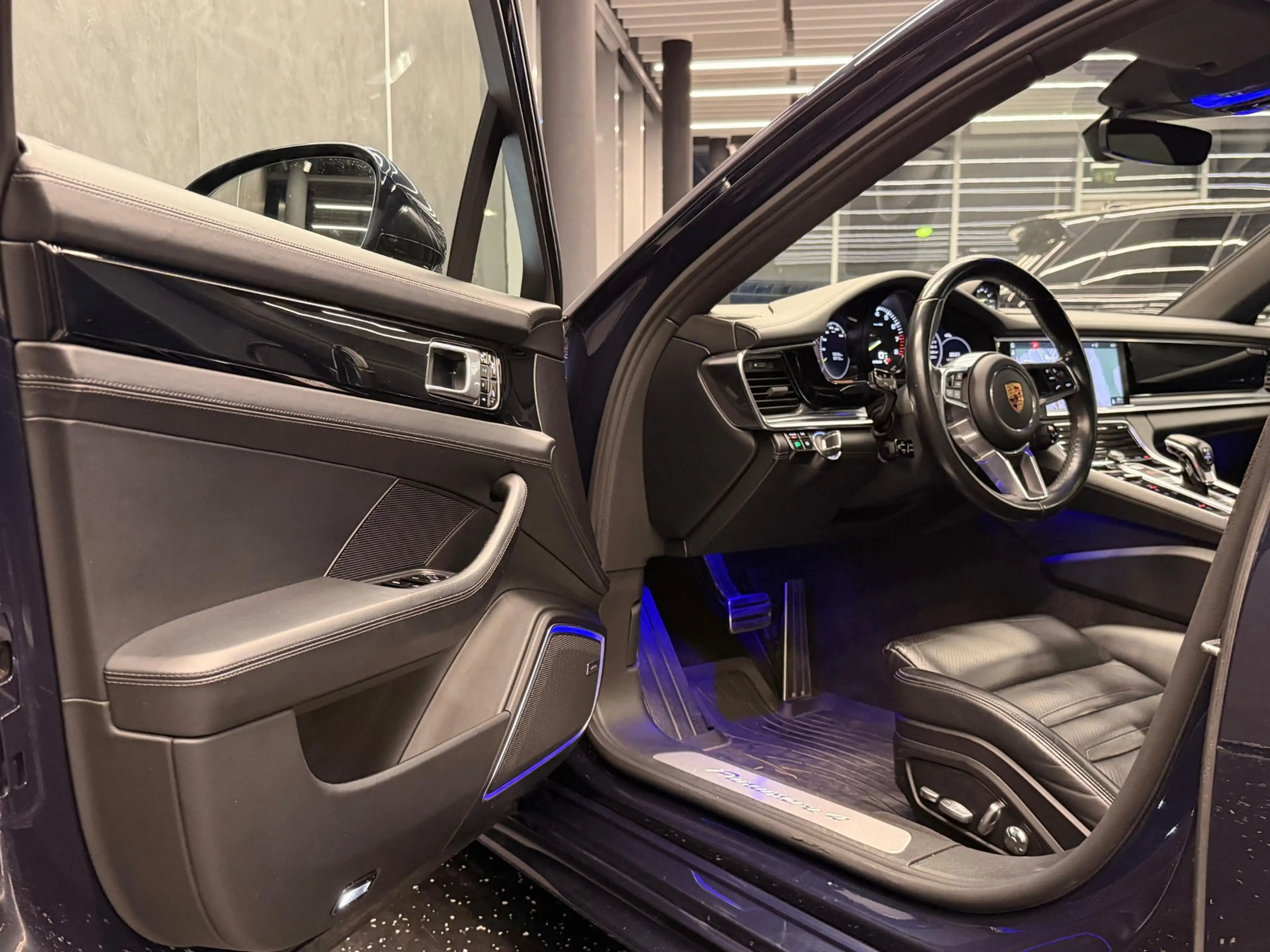 Porsche Panamera Sport Turismo 2.9 E-Hybrid**Sport Design**Matrix* — photo 13