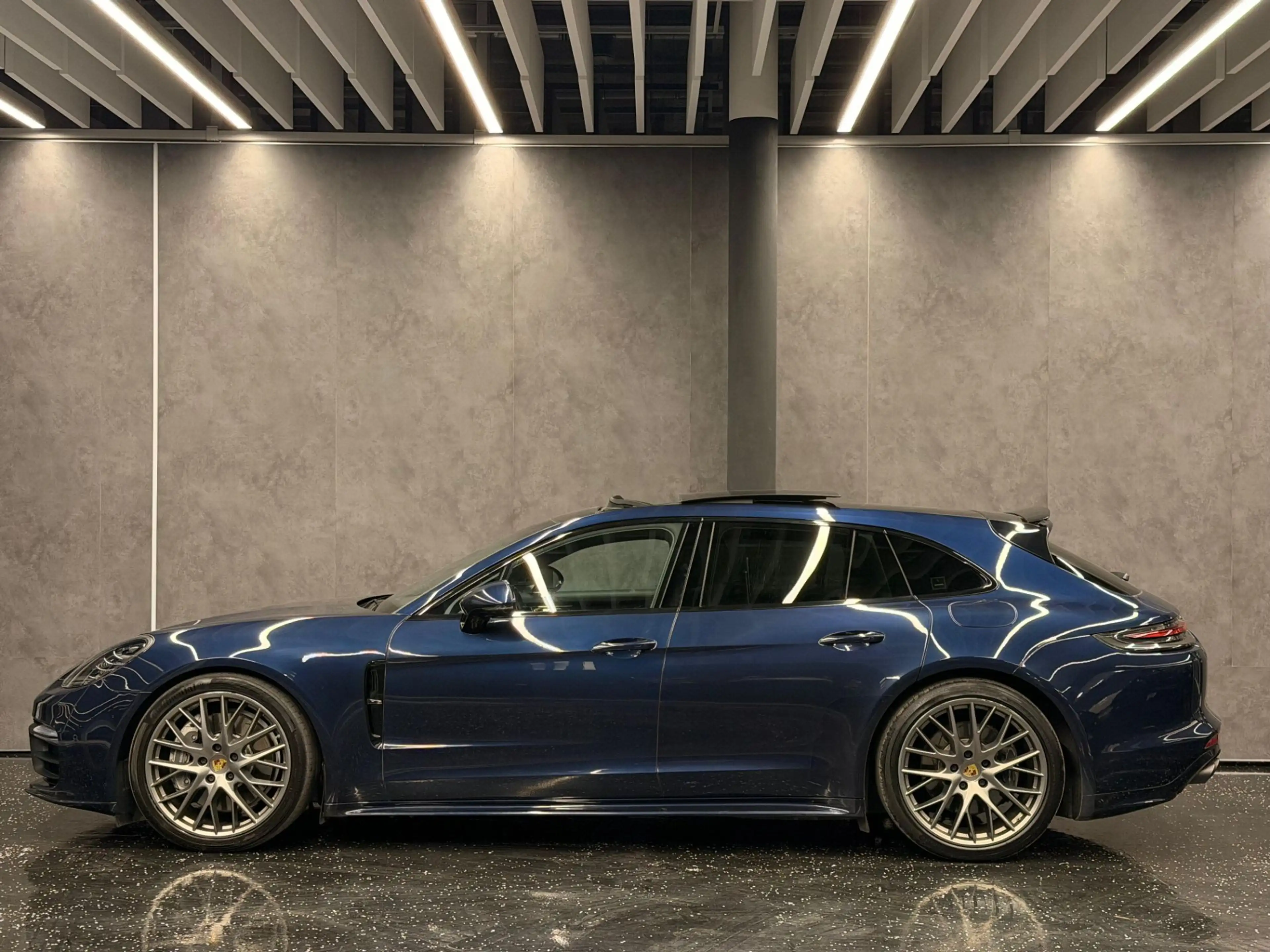 Porsche Panamera Sport Turismo 2.9 E-Hybrid**Sport Design**Matrix* — photo 6