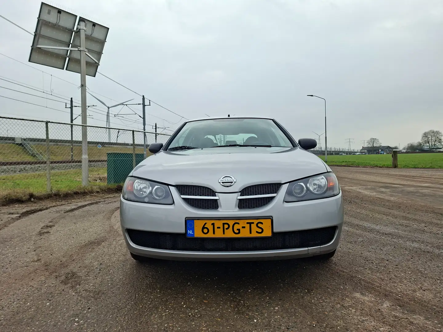 Nissan Almera 1.5 Acenta 3DRS Trekhaak Grau - 2