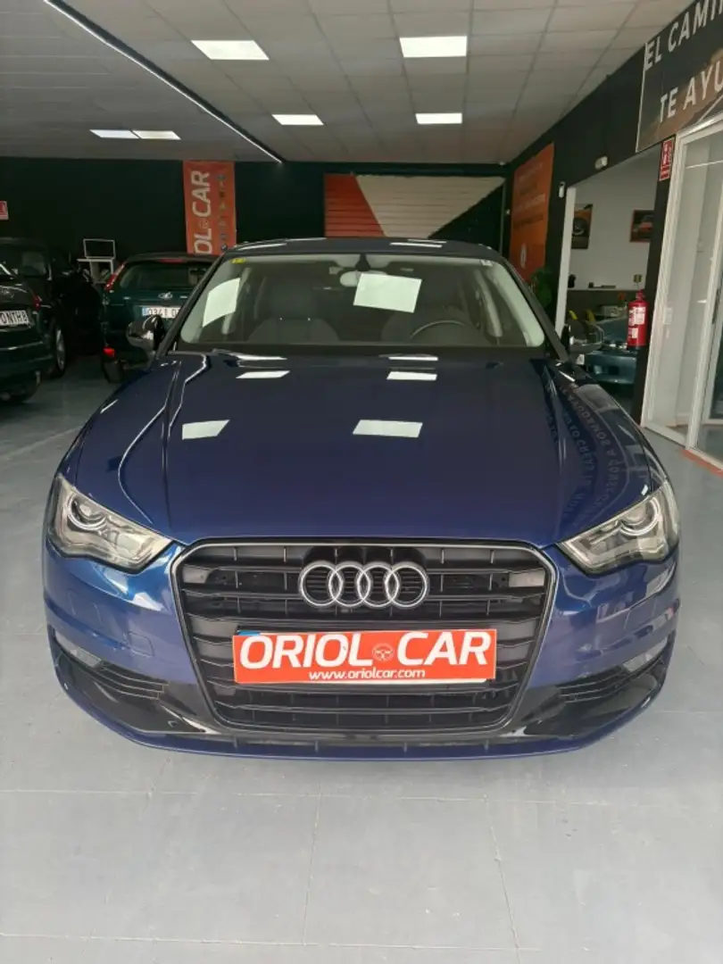 Audi A3 Sedán 1.6TDI CD S line edition 110 Bleu - 2