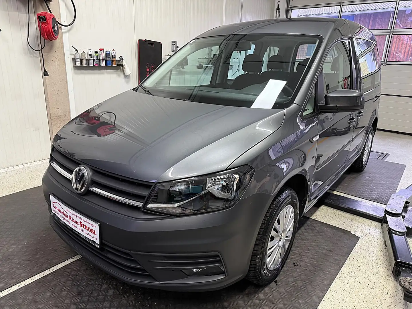 Volkswagen Caddy Kombi Trendline 2,0 TDI *NAVI-PDC* Grau - 1