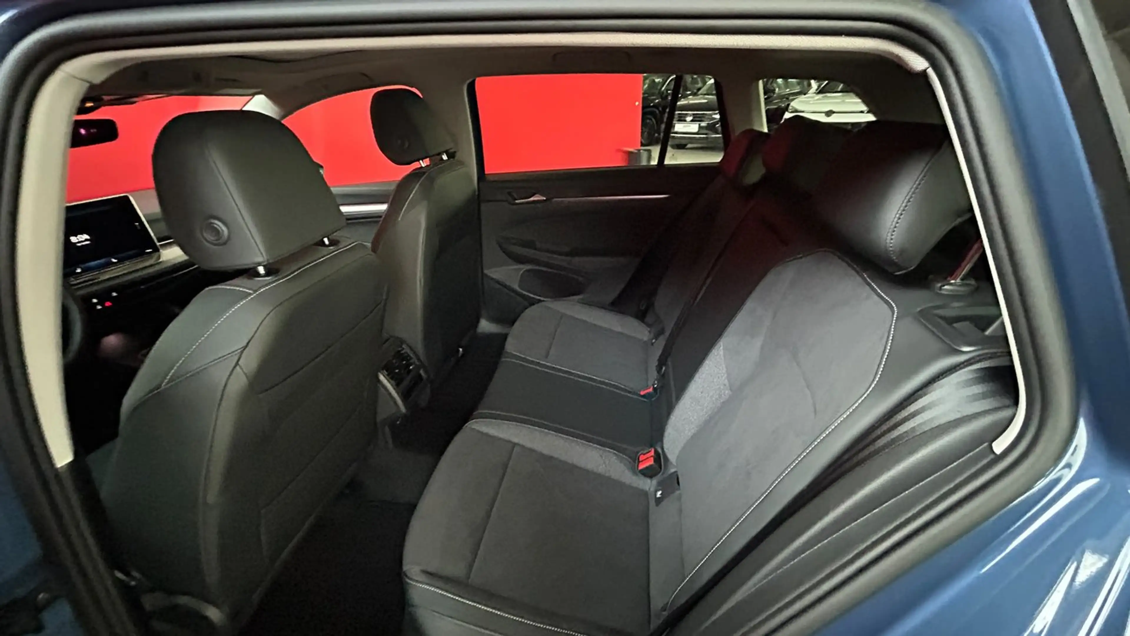 Volkswagen Golf Variant Business mHeV DSG — photo 7