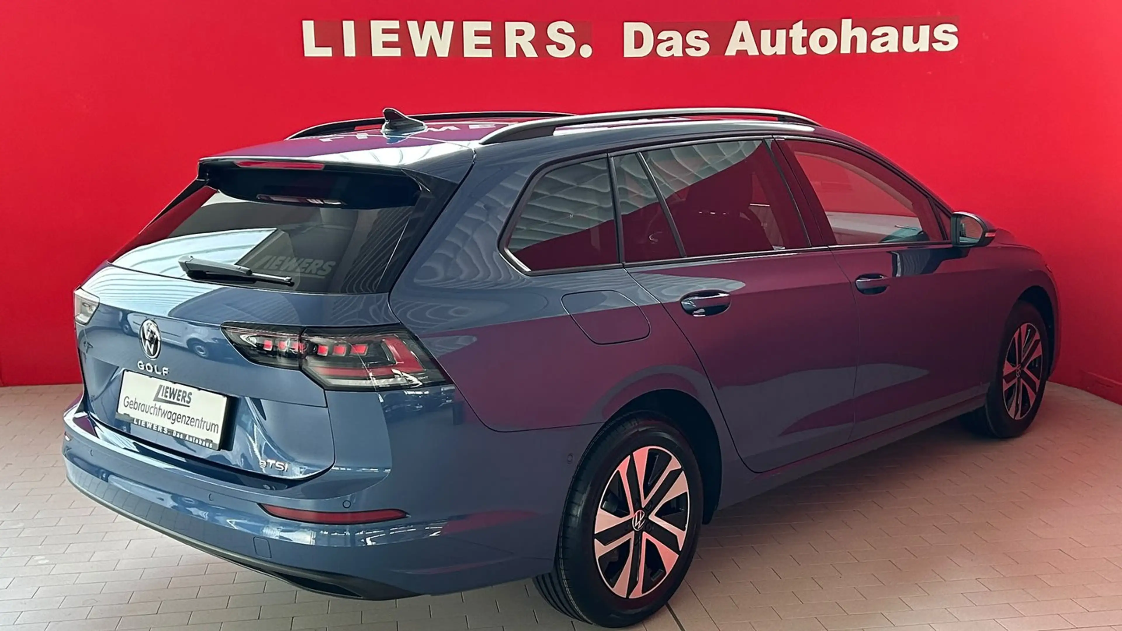 Volkswagen Golf Variant Business mHeV DSG — photo 3