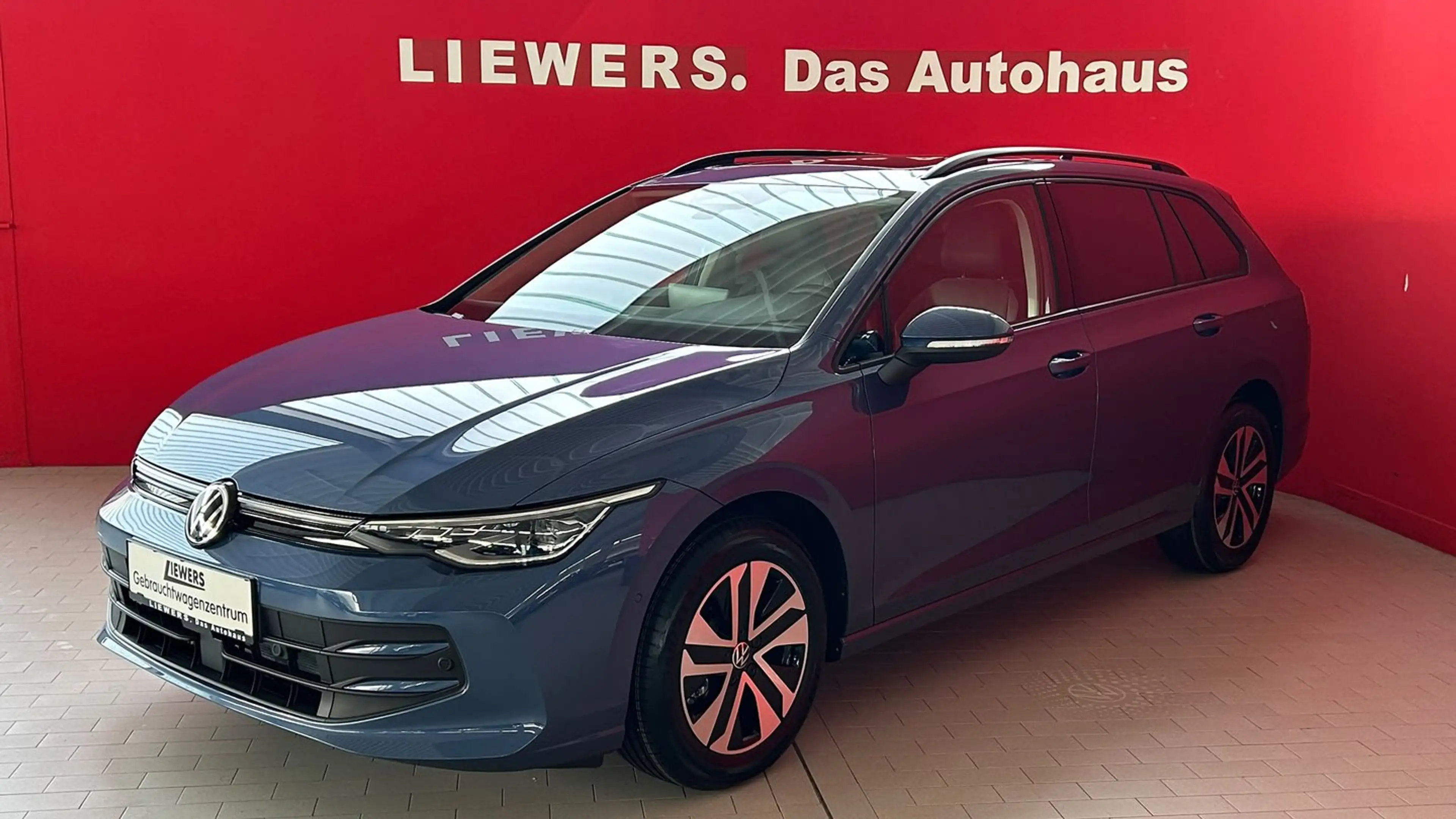 Volkswagen Golf Variant Business mHeV DSG