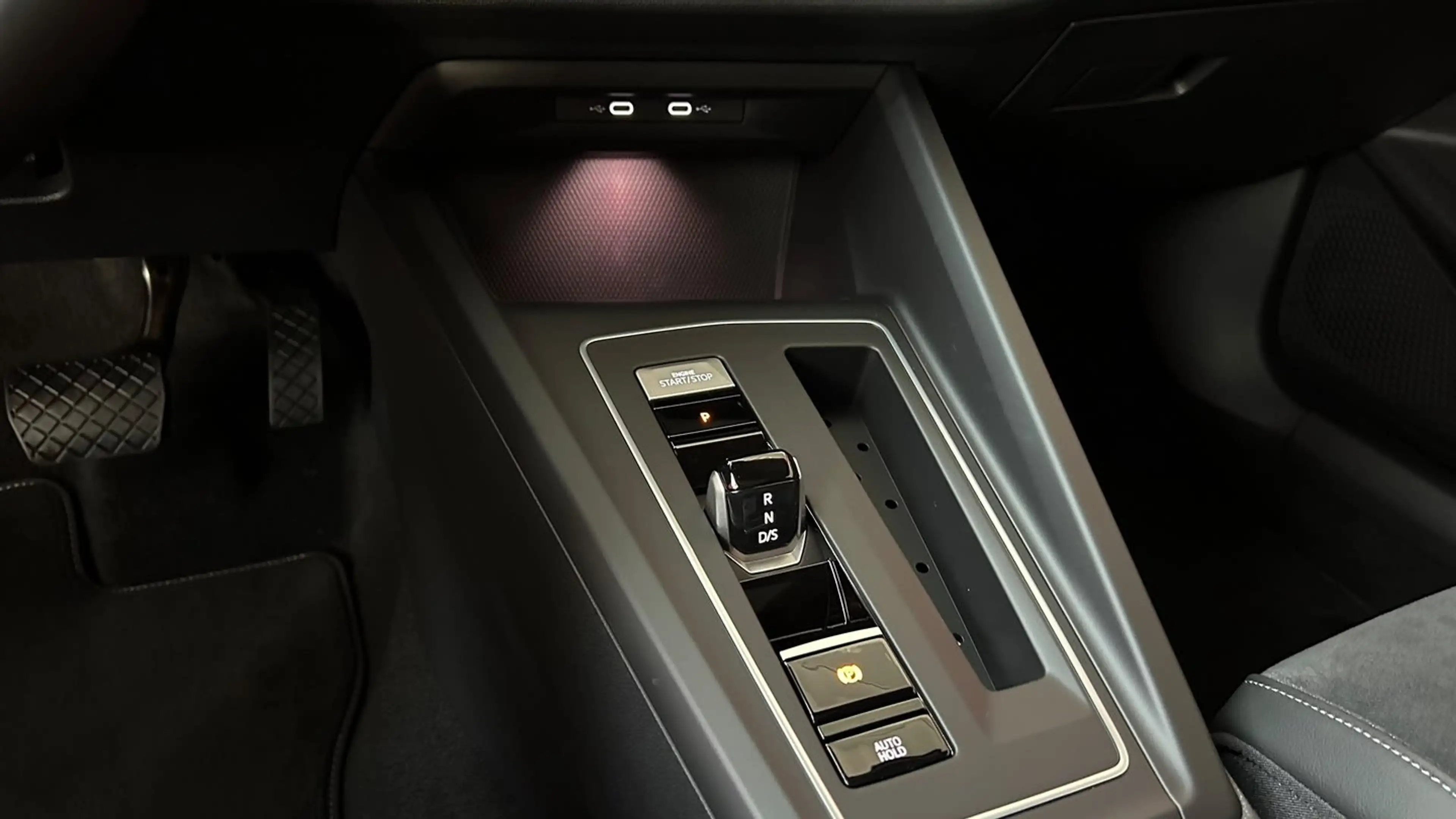 Volkswagen Golf Variant Business mHeV DSG — photo 14