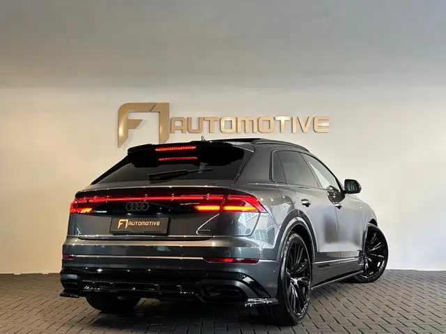 Audi Q8 view 3