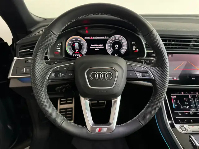 Audi Q8 view 14