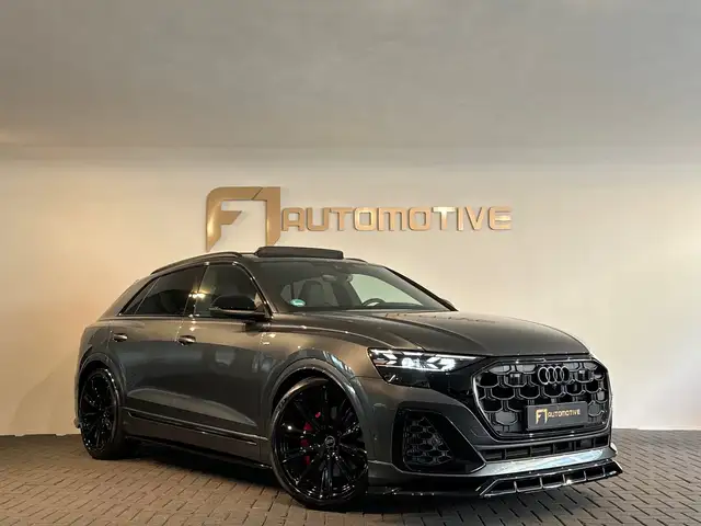 Audi Q8 view 7