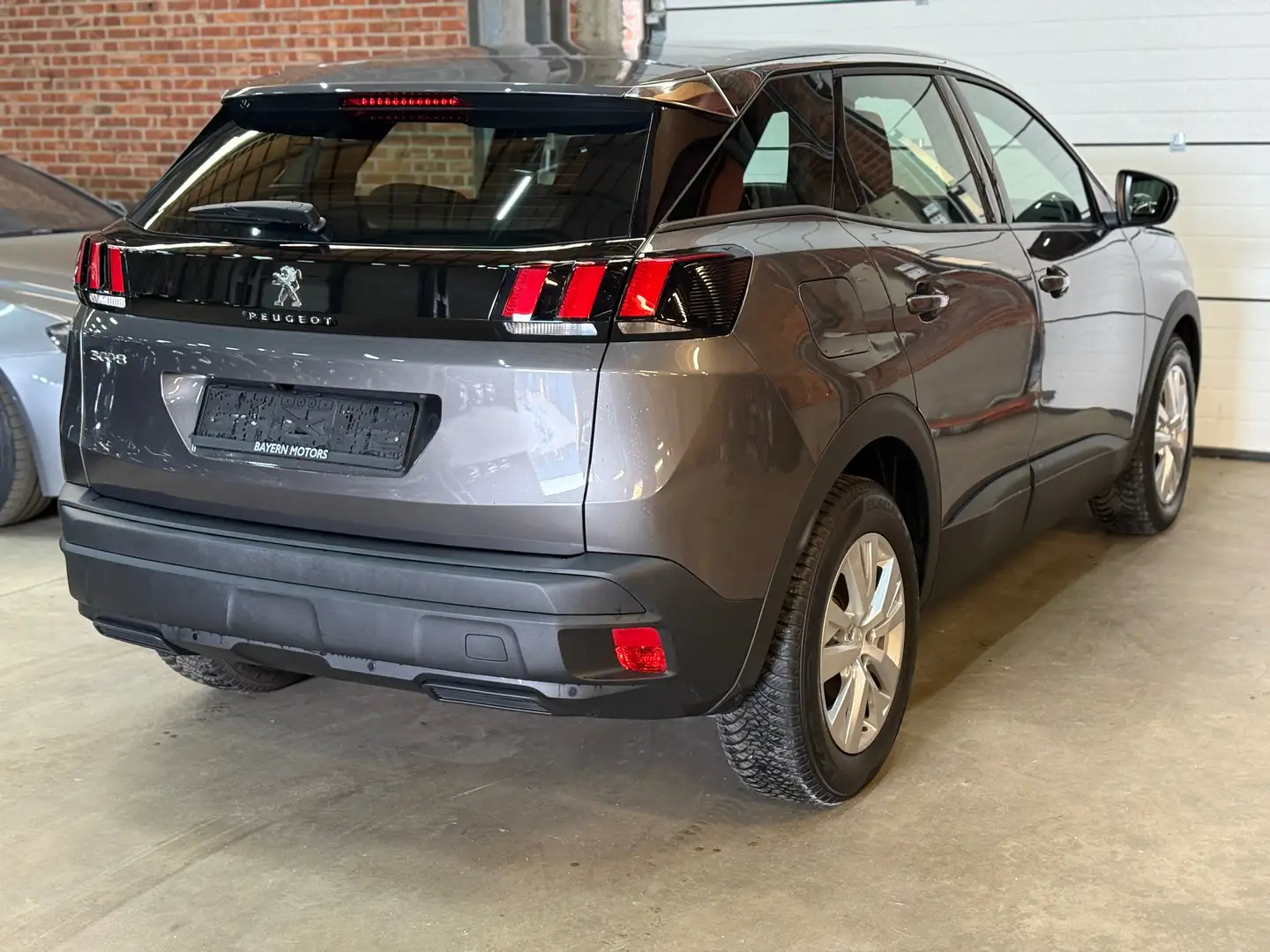 Peugeot 3008 1.2 Benzine EURO 6d Automaat 2023 LED Navi Carplay Gris - 2