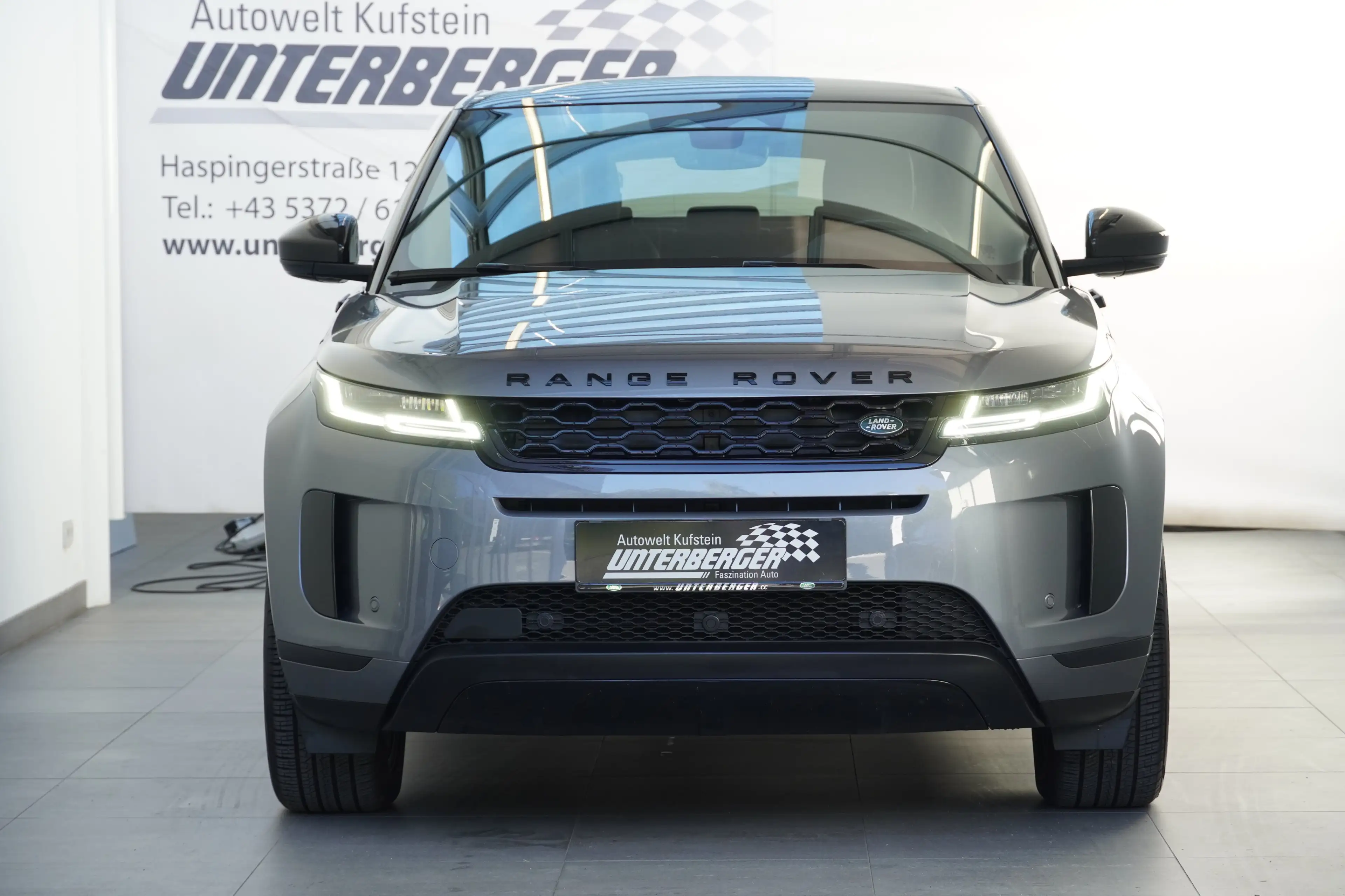 Land Rover Range Rover Evoque RRE P200 SE — photo 3