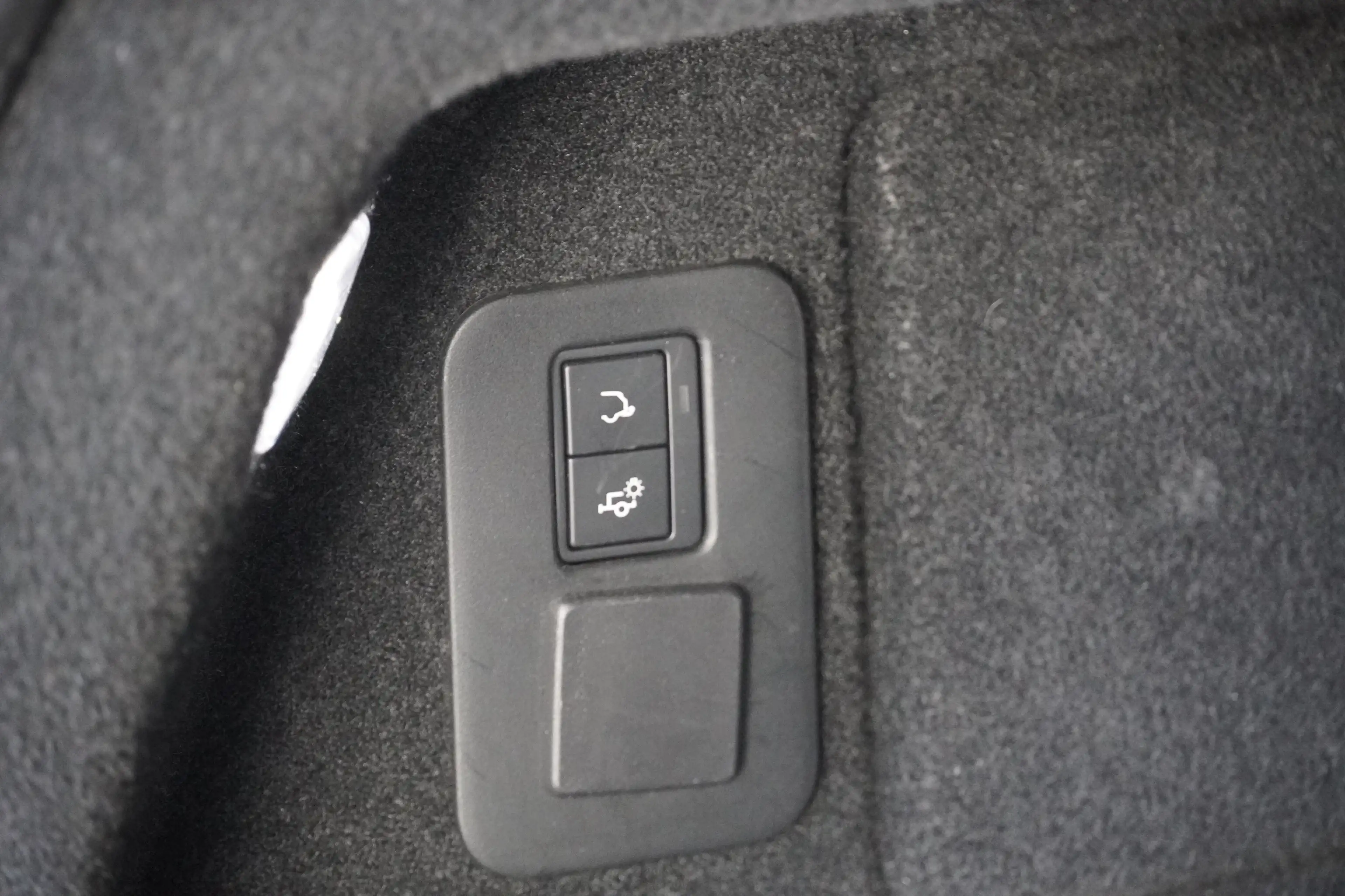 Land Rover Range Rover Evoque RRE P200 SE — photo 9