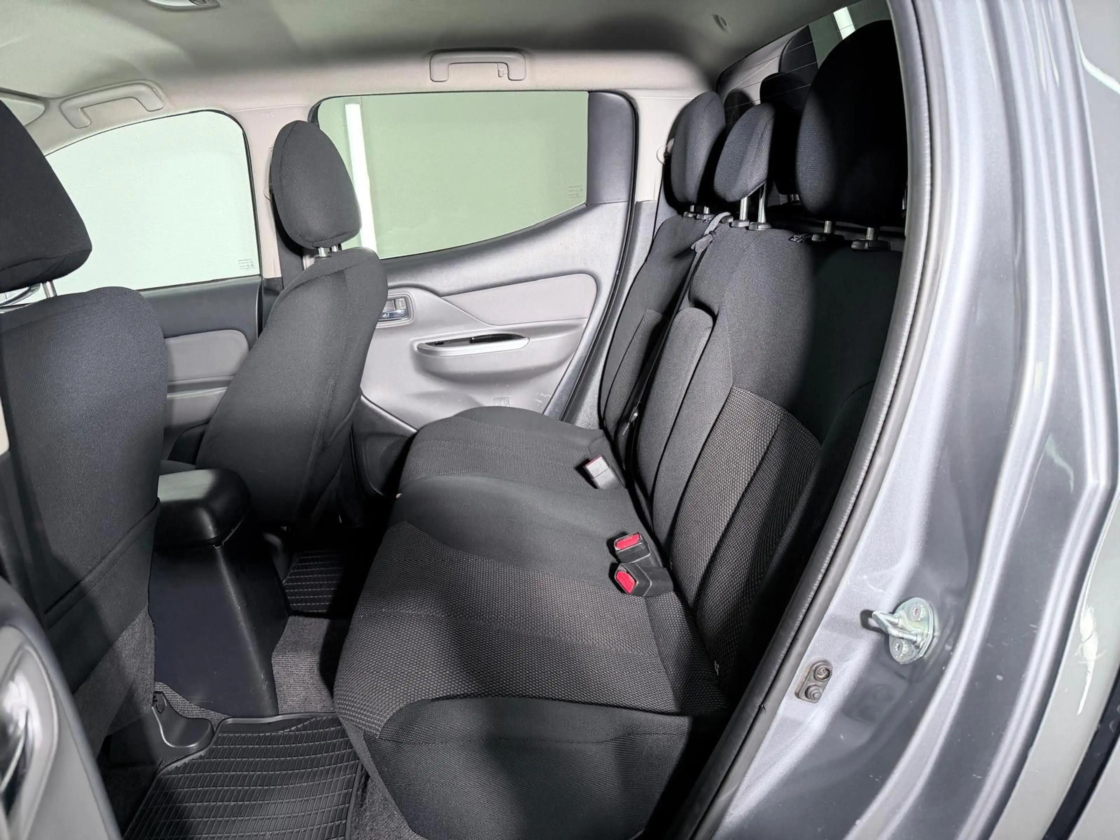 Mitsubishi L200 Doppelkabine 4WD*NAV*PDC*TÜV NEU* — photo 15