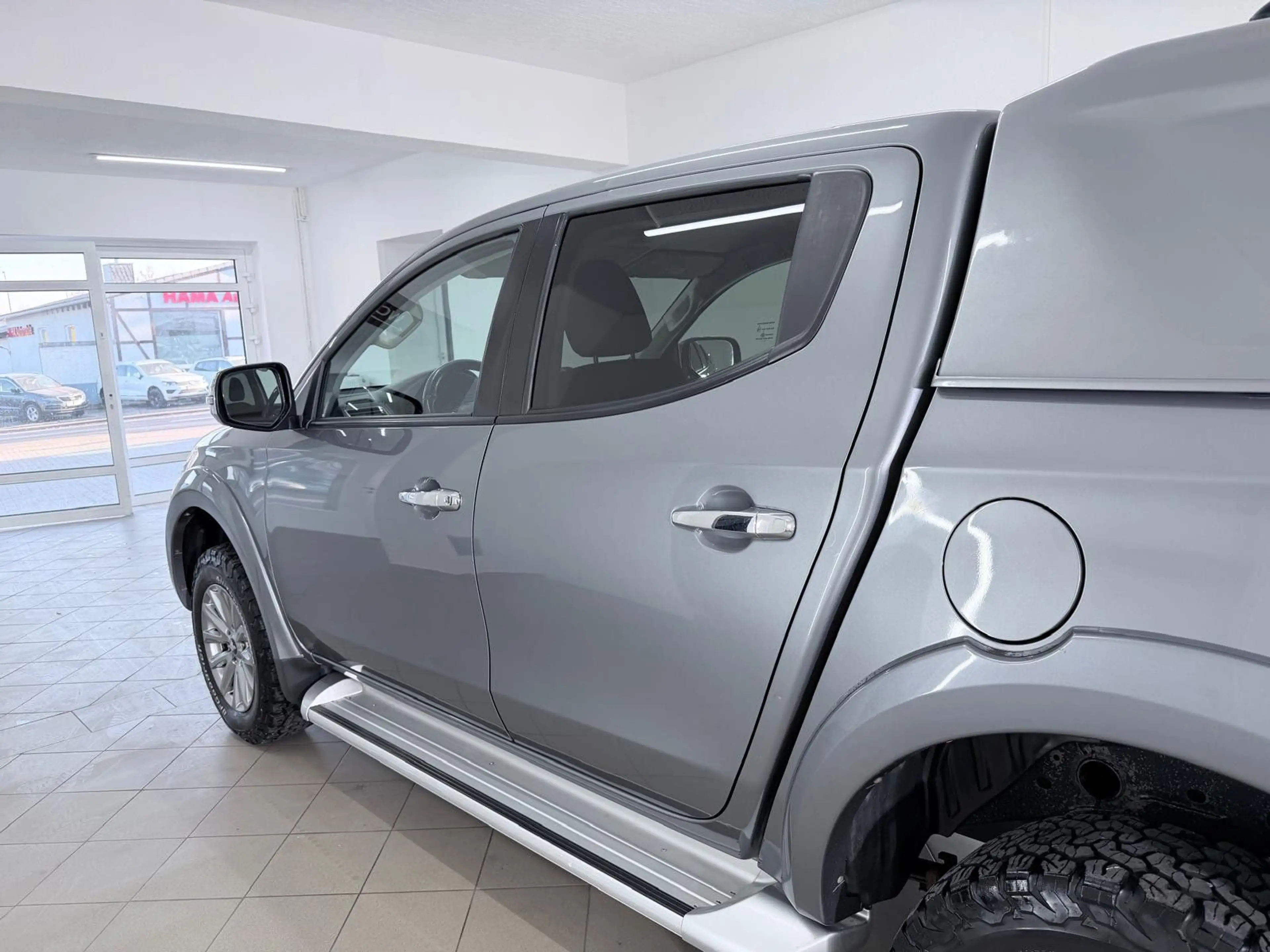 Mitsubishi L200 Doppelkabine 4WD*NAV*PDC*TÜV NEU* — photo 9