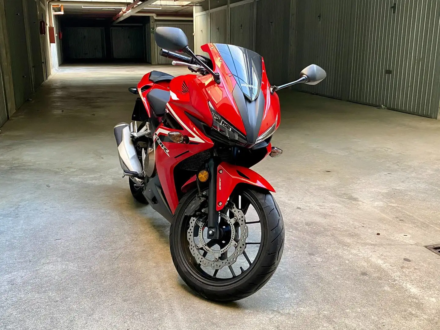 Honda CBR 500 R ABS Red - 1