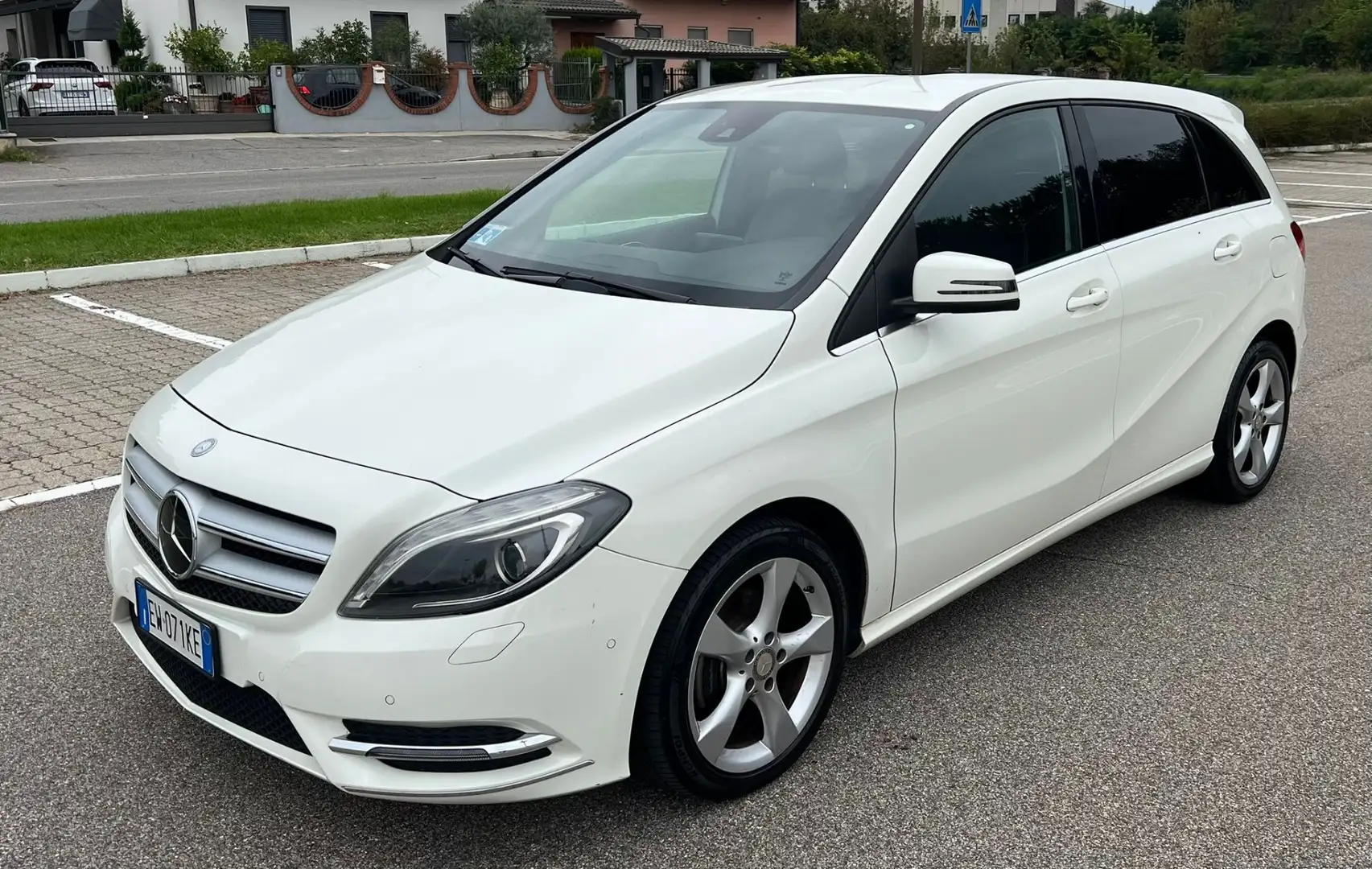 Mercedes-Benz B 180 Premium auto Bianco - 2
