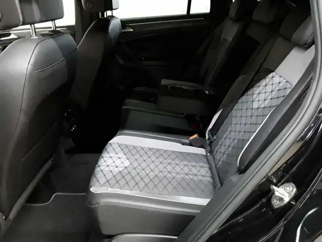 Volkswagen Tiguan view 13