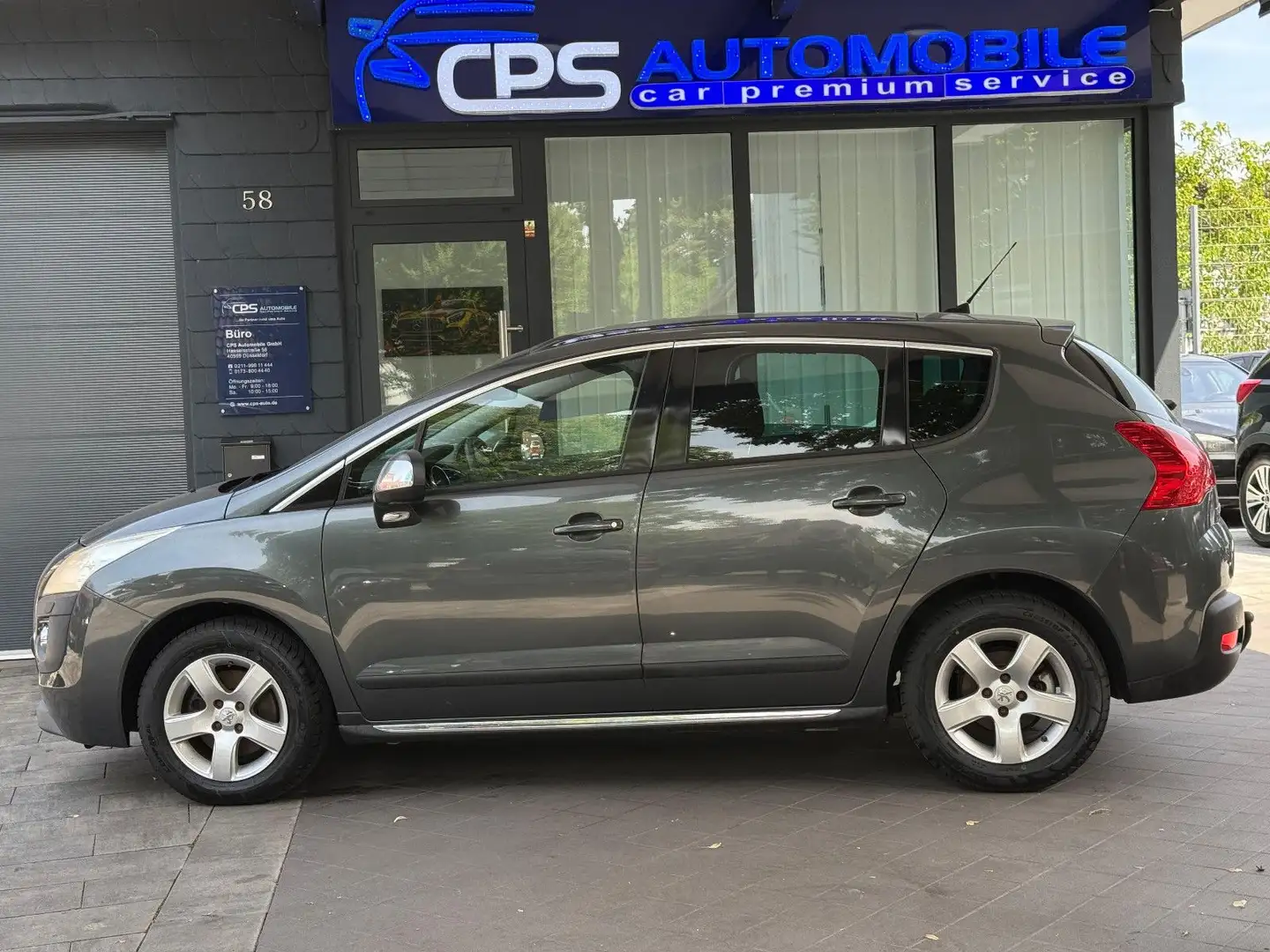 Peugeot 3008 Platinum | Panorama | TÜV | 2 Hand Grau - 2
