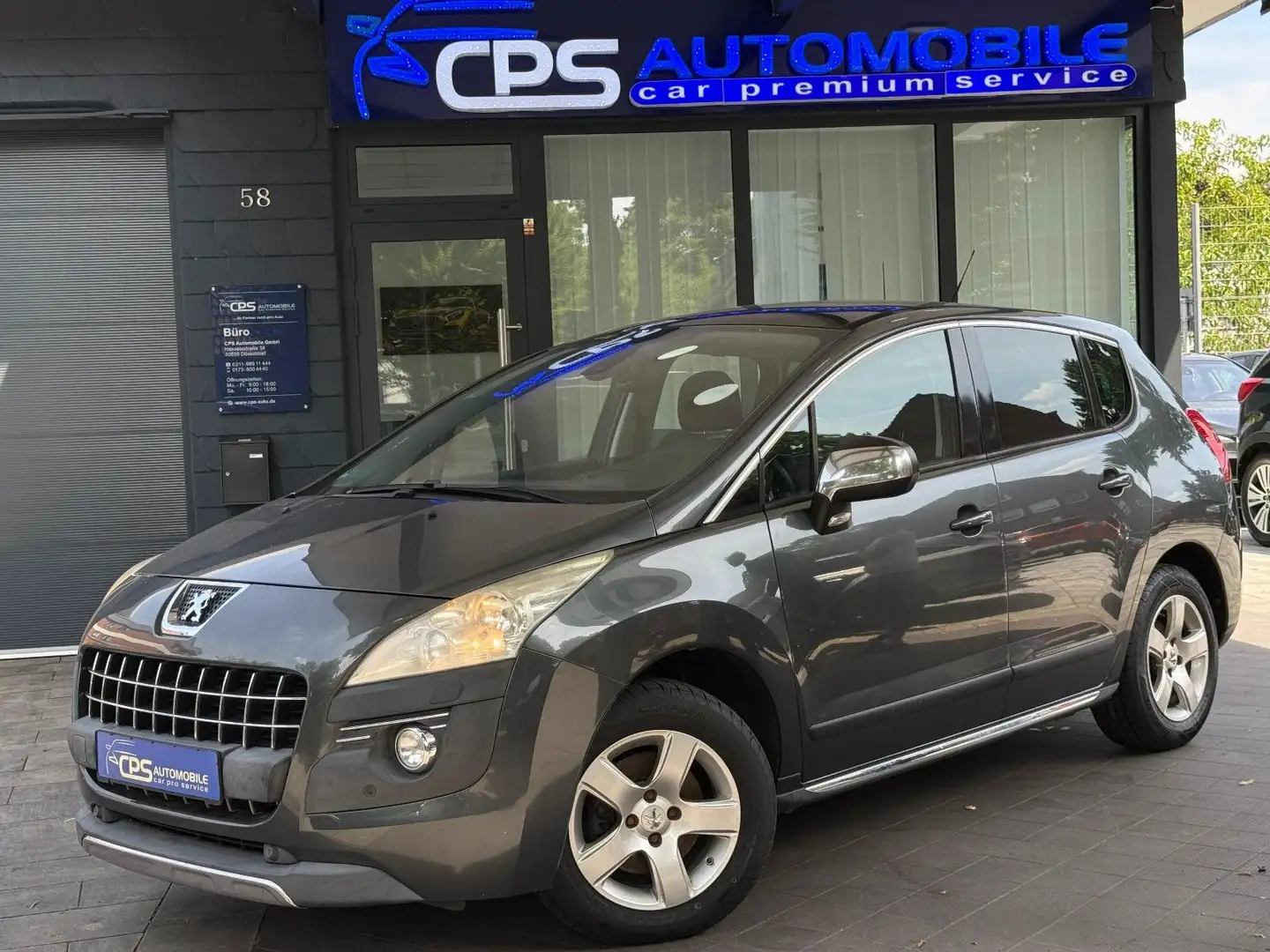 Peugeot 3008 Platinum | Panorama | TÜV | 2 Hand Grau - 1
