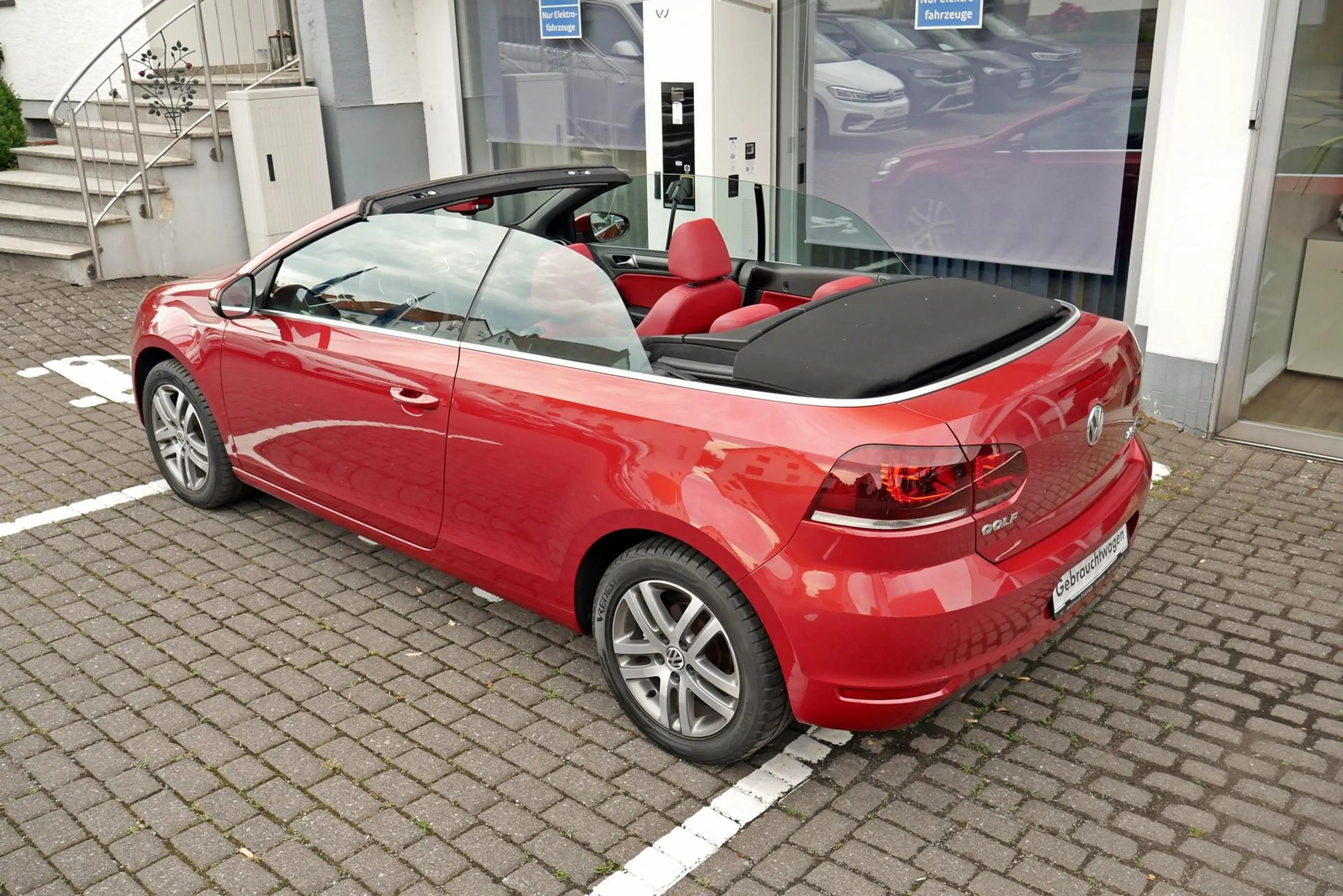 Volkswagen Golf Cabriolet VI Exclusive 2.0 TDI DSG Einzelstück Xenon Lede... — photo 11