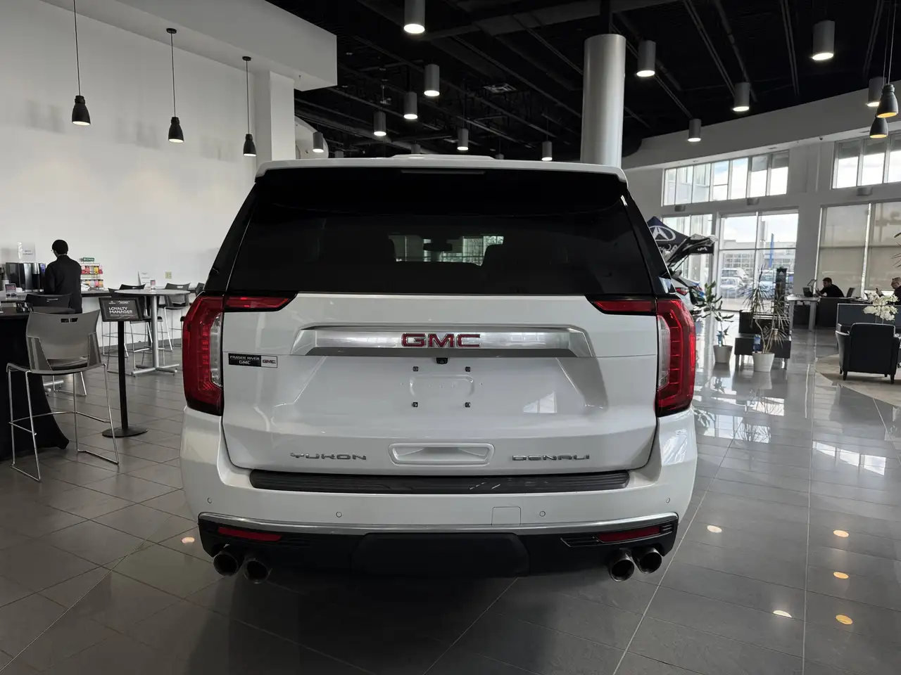 GMC Yukon снимка GMC Yukon