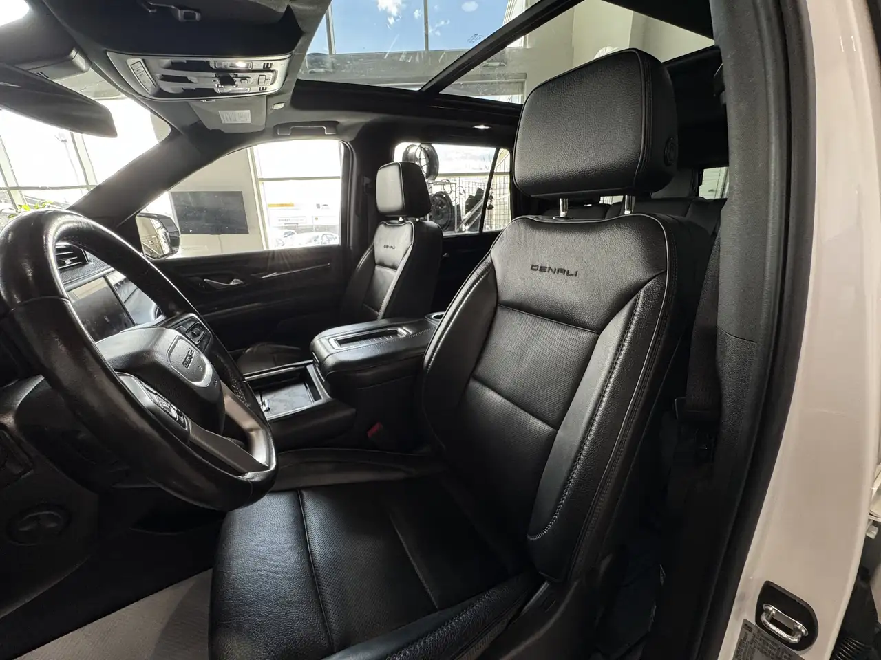 GMC Yukon снимка GMC Yukon