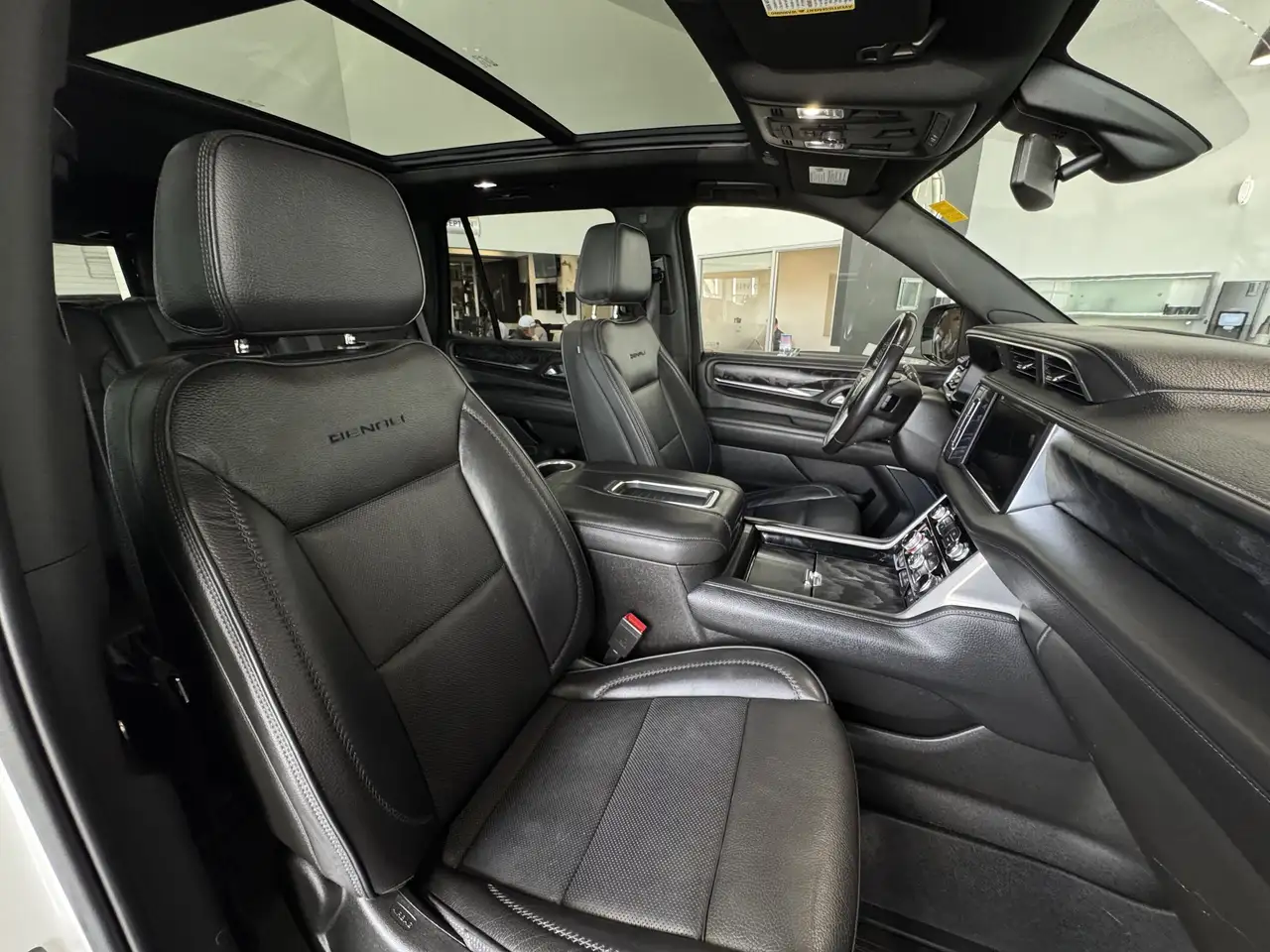 GMC Yukon снимка GMC Yukon