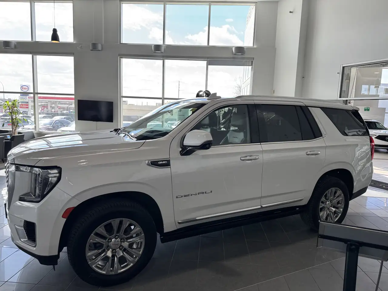 GMC Yukon снимка GMC Yukon