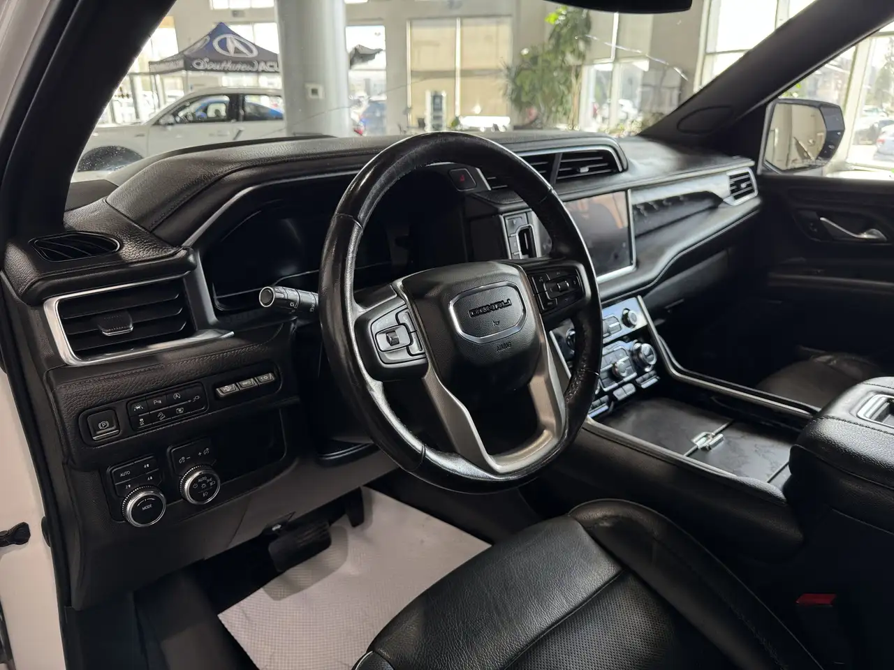 GMC Yukon снимка GMC Yukon
