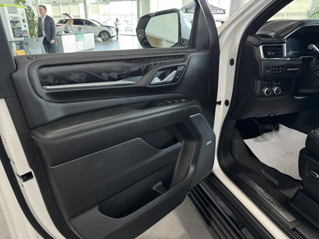 GMC Yukon снимка GMC Yukon