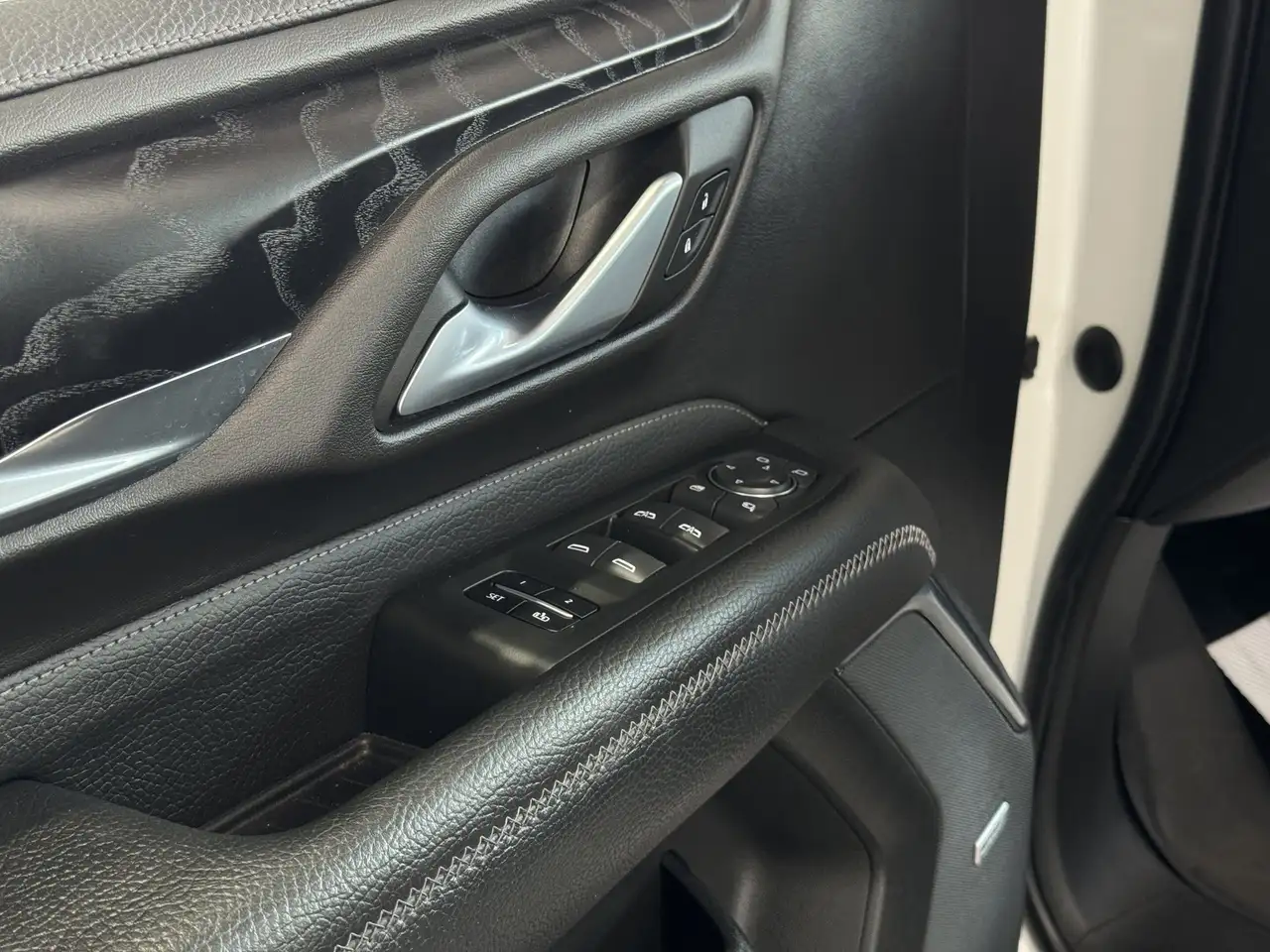 GMC Yukon снимка GMC Yukon