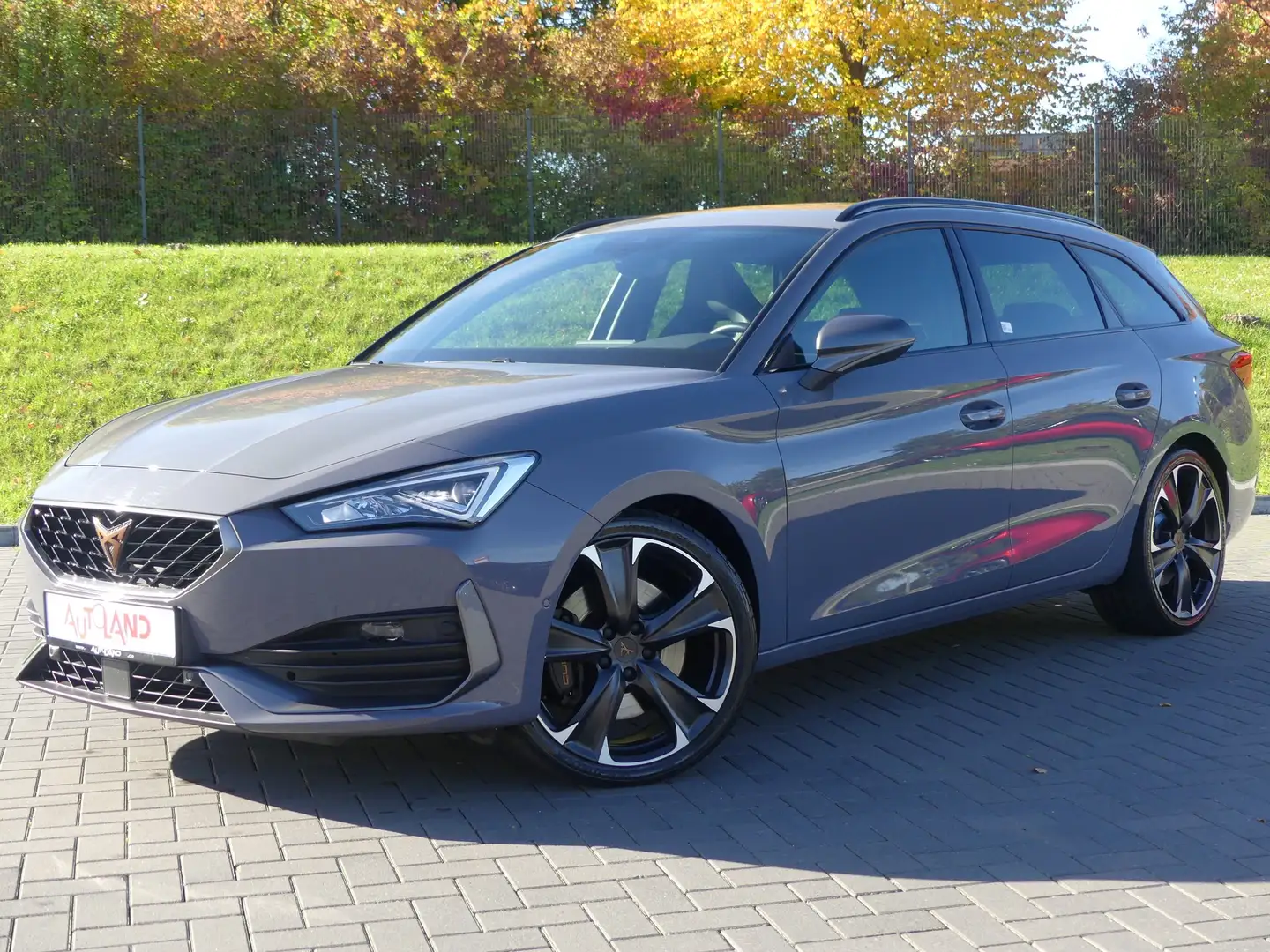 CUPRA Leon Sportstourer 2.0 VZ 4Drive Virtual Cockpit Grau - 2