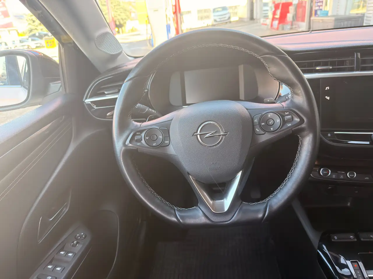 Opel Corsa F Elegance AT Navi,LED,SHZ,Kamera,PDC,Alu,Allwette 14