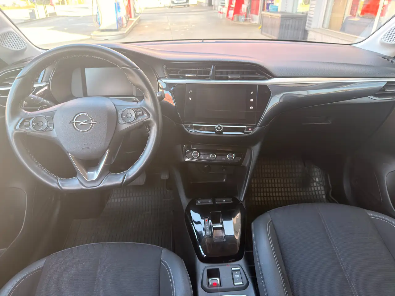 Opel Corsa F Elegance AT Navi,LED,SHZ,Kamera,PDC,Alu,Allwette 18