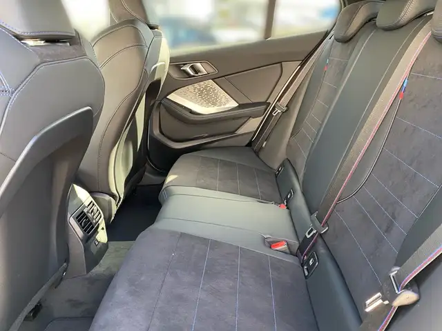 BMW 1 Series view 11