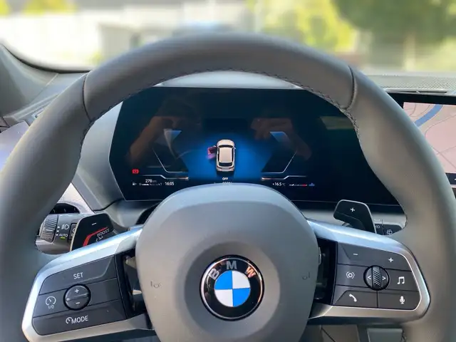 BMW 1 Series view 8