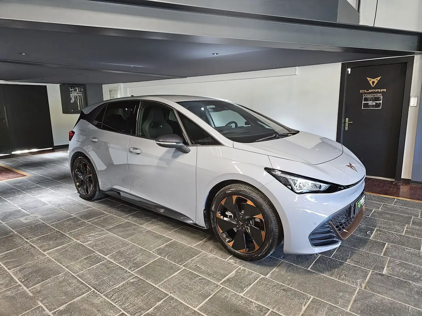 CUPRA Born Born 58kWh 204 CV Gris - 2