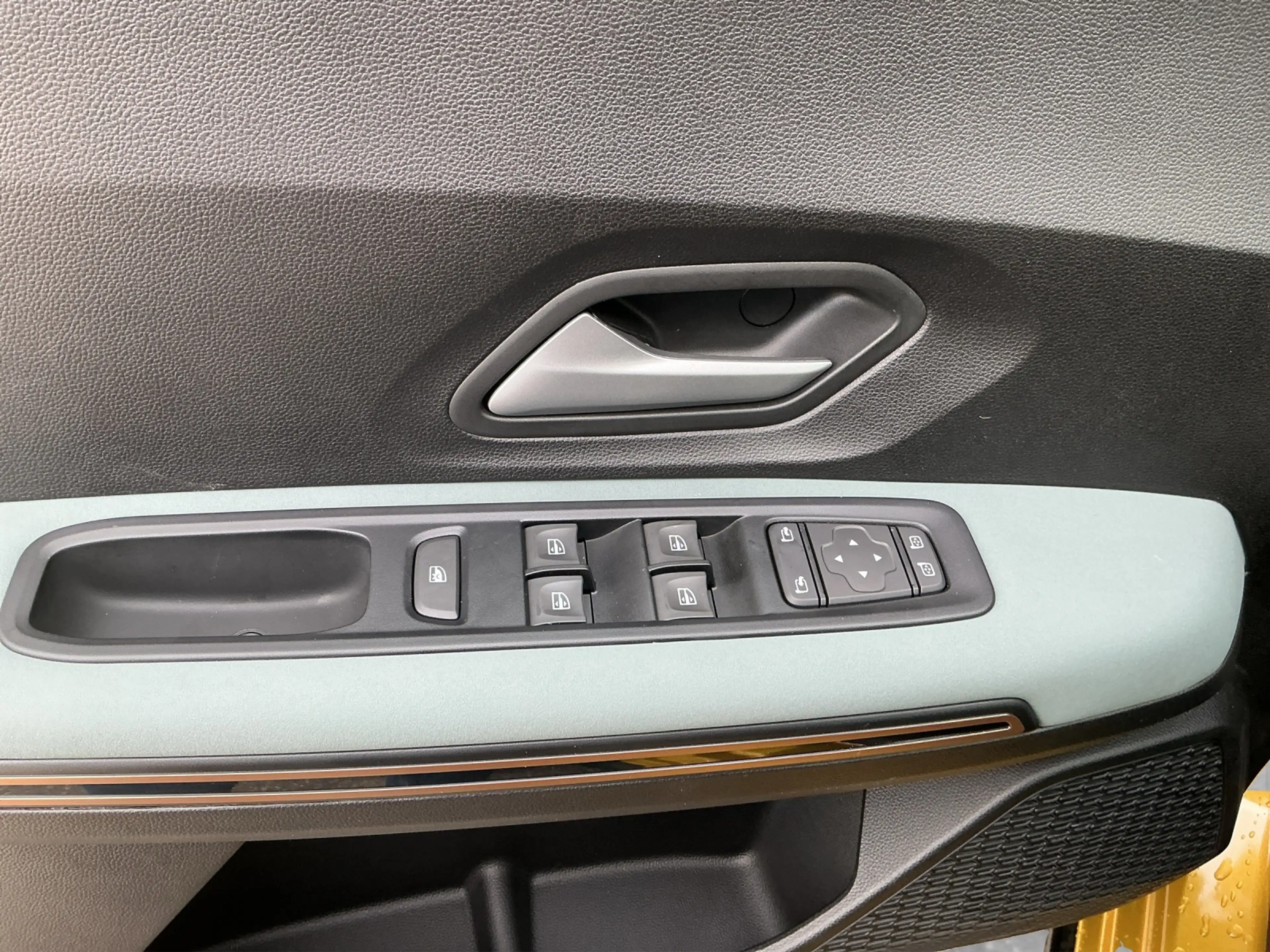 Dacia Sandero III  Stepway Extreme hybrid 155 — photo 20