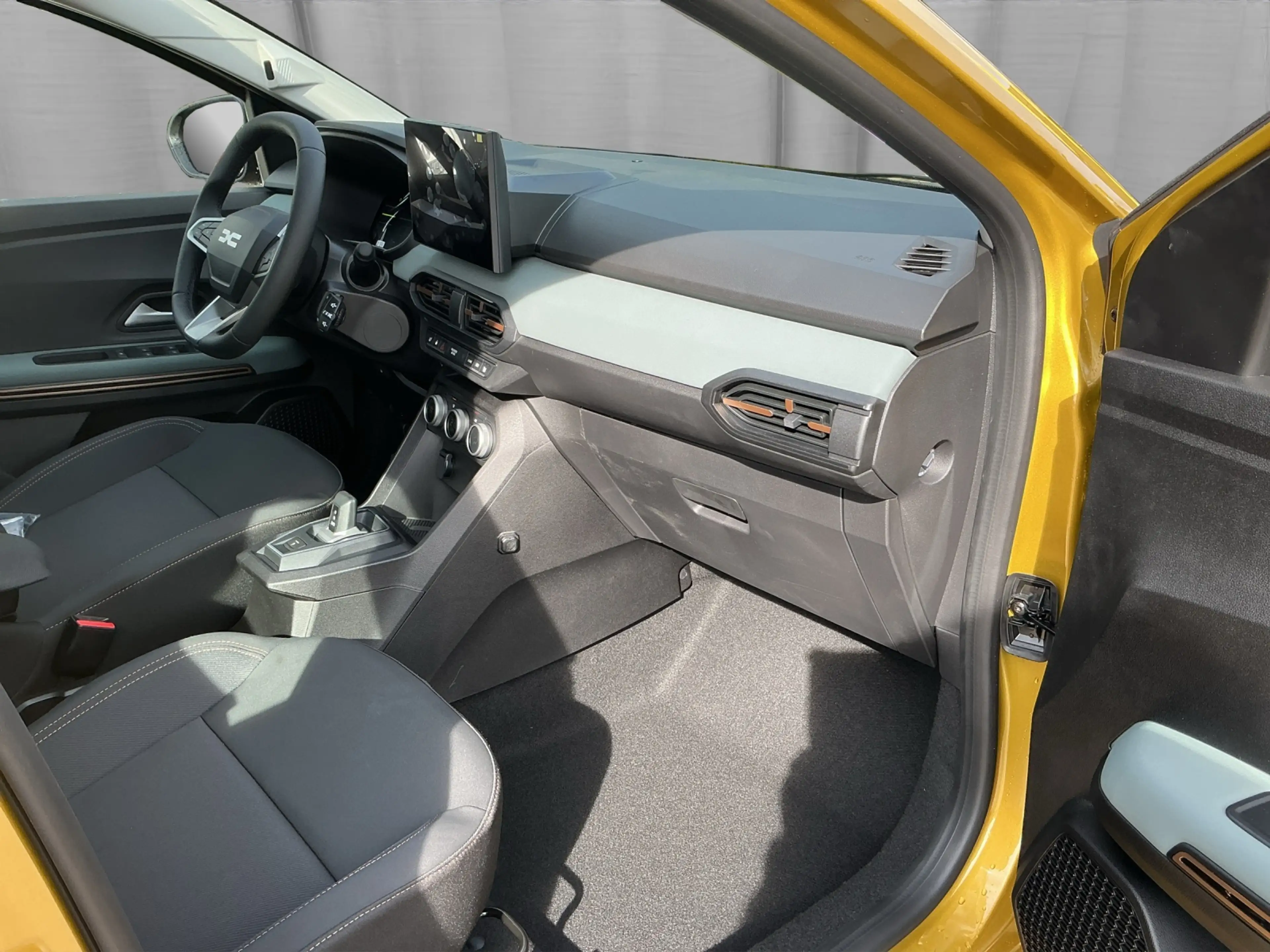 Dacia Sandero III  Stepway Extreme hybrid 155 — photo 17
